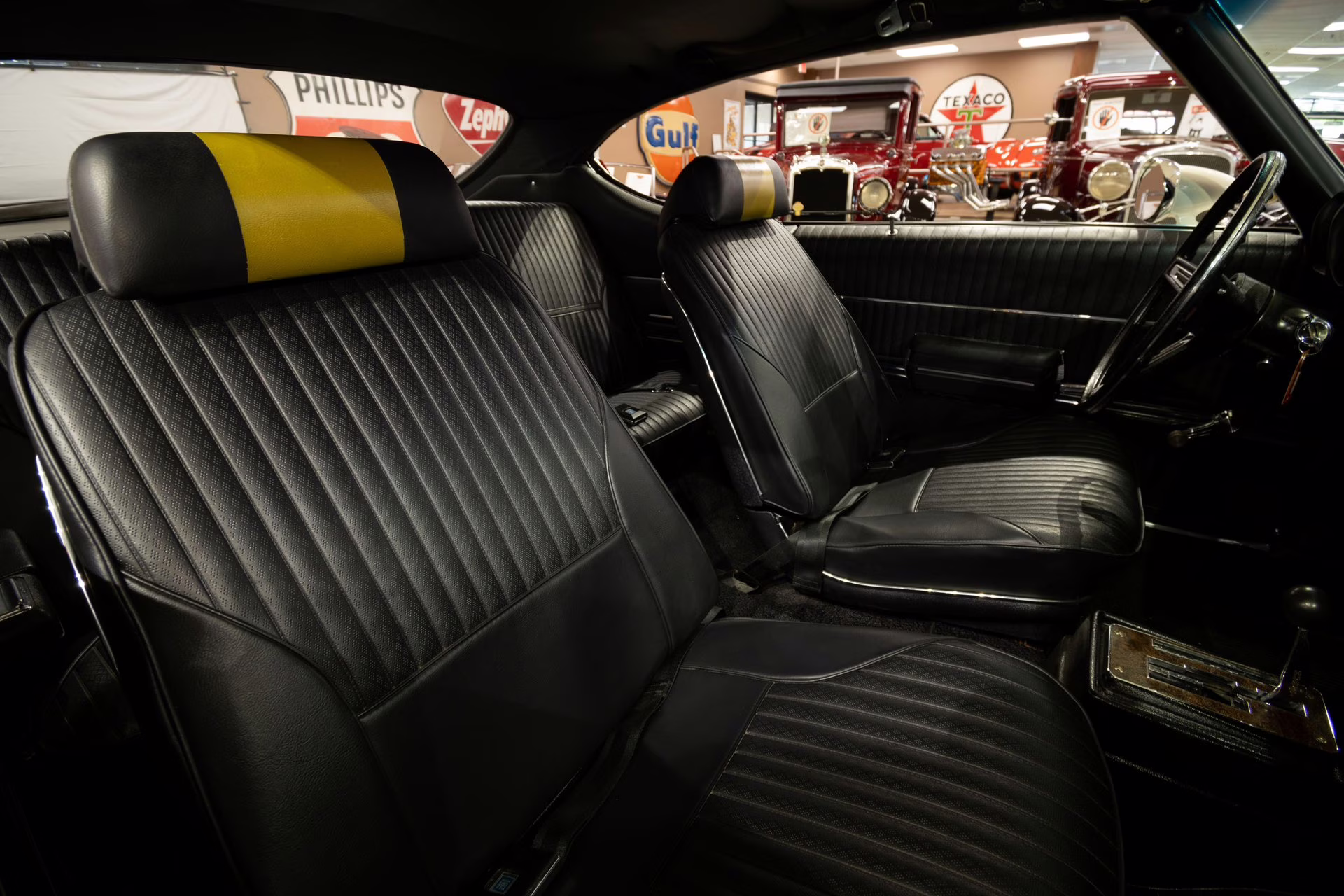 1969 Cameo White/Firefrost Gold Oldsmobile 442