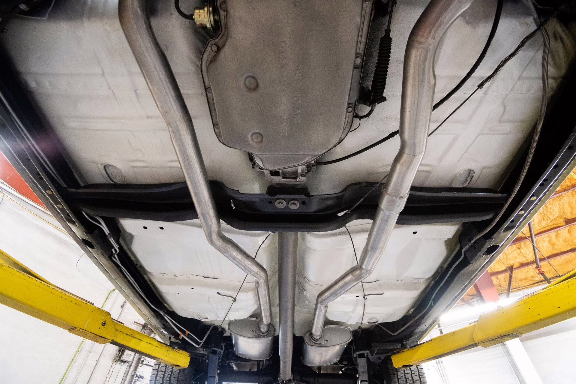 1969 Cameo White/Firefrost Gold Oldsmobile 442