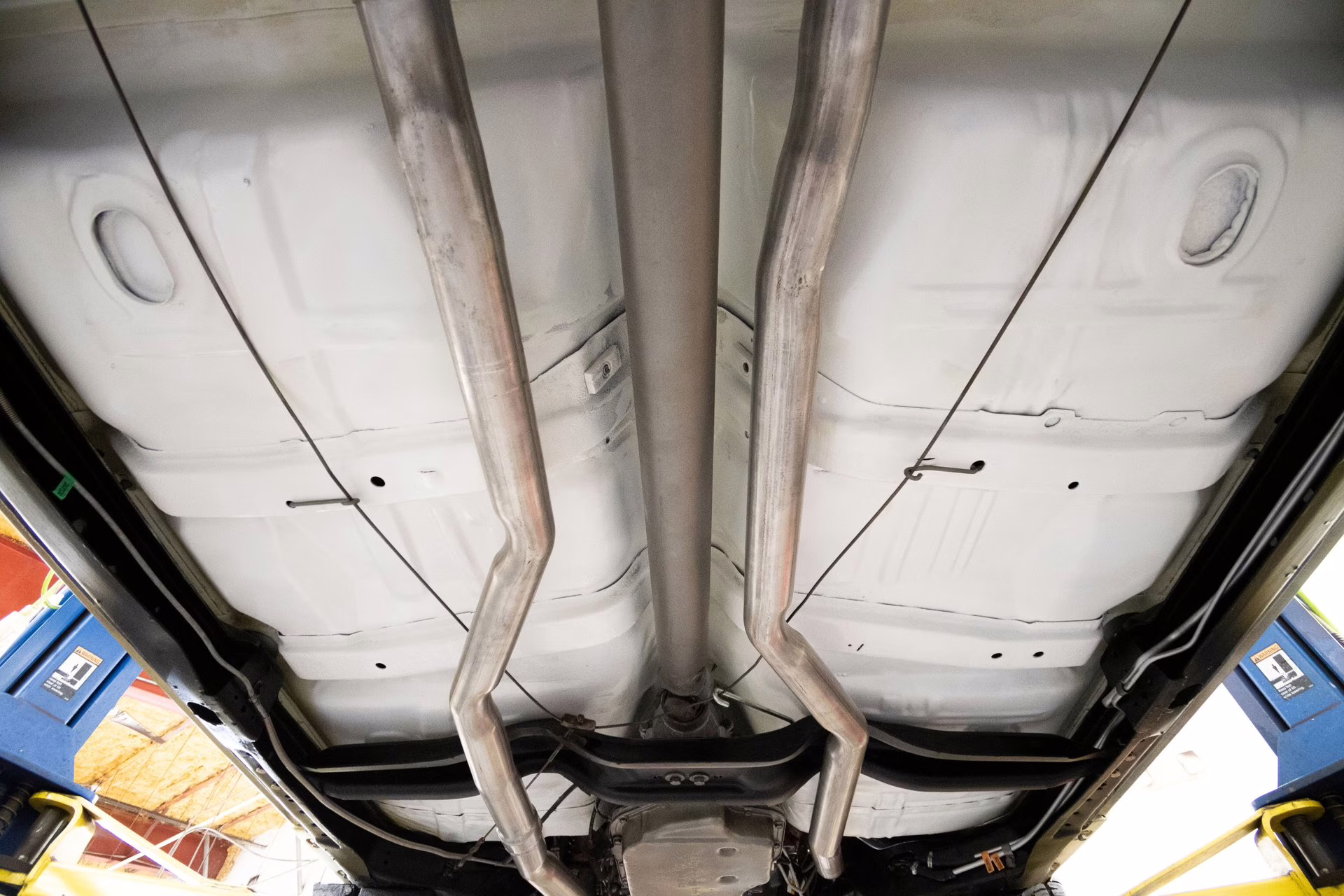 1969 Cameo White/Firefrost Gold Oldsmobile 442