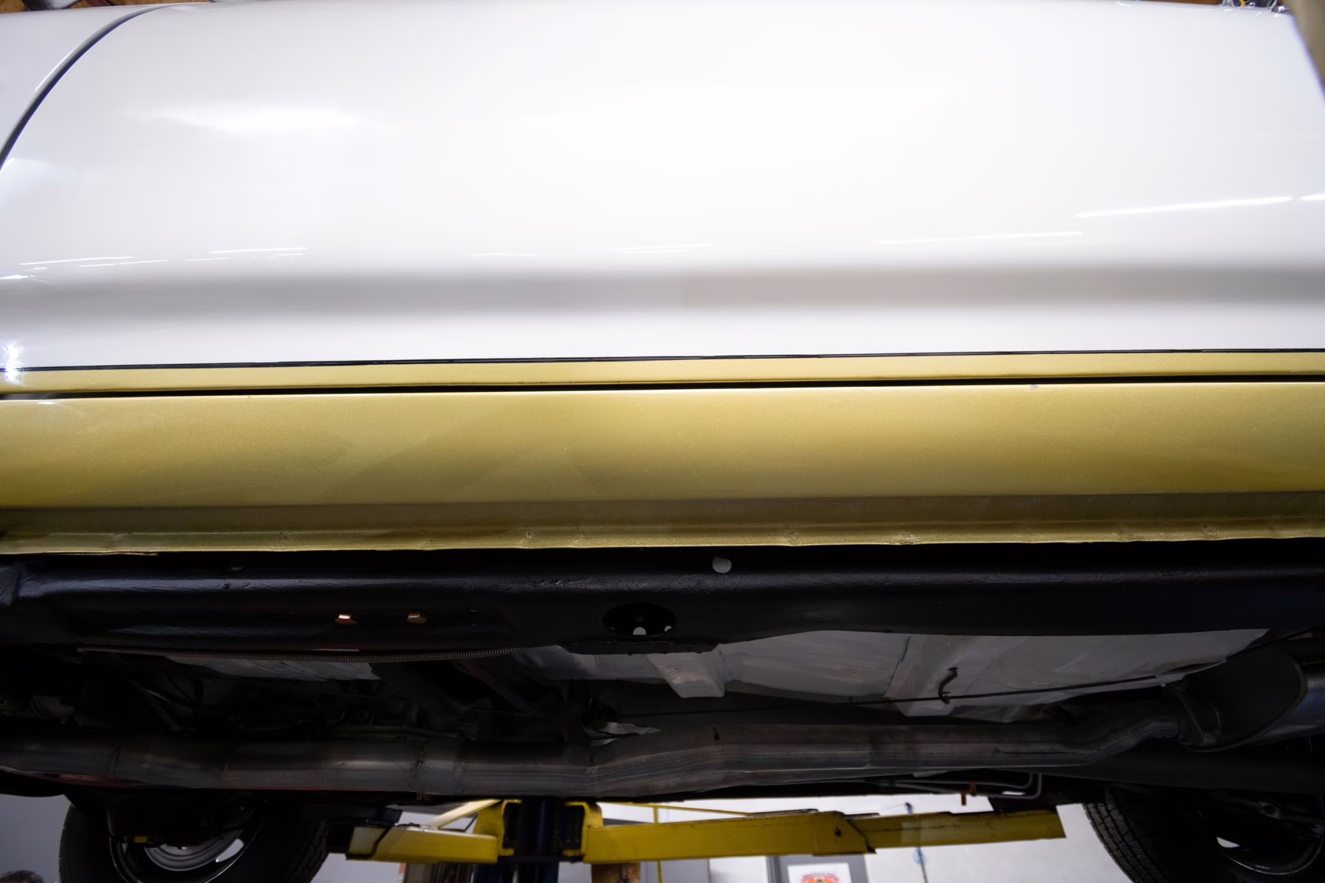 1969 Cameo White/Firefrost Gold Oldsmobile 442