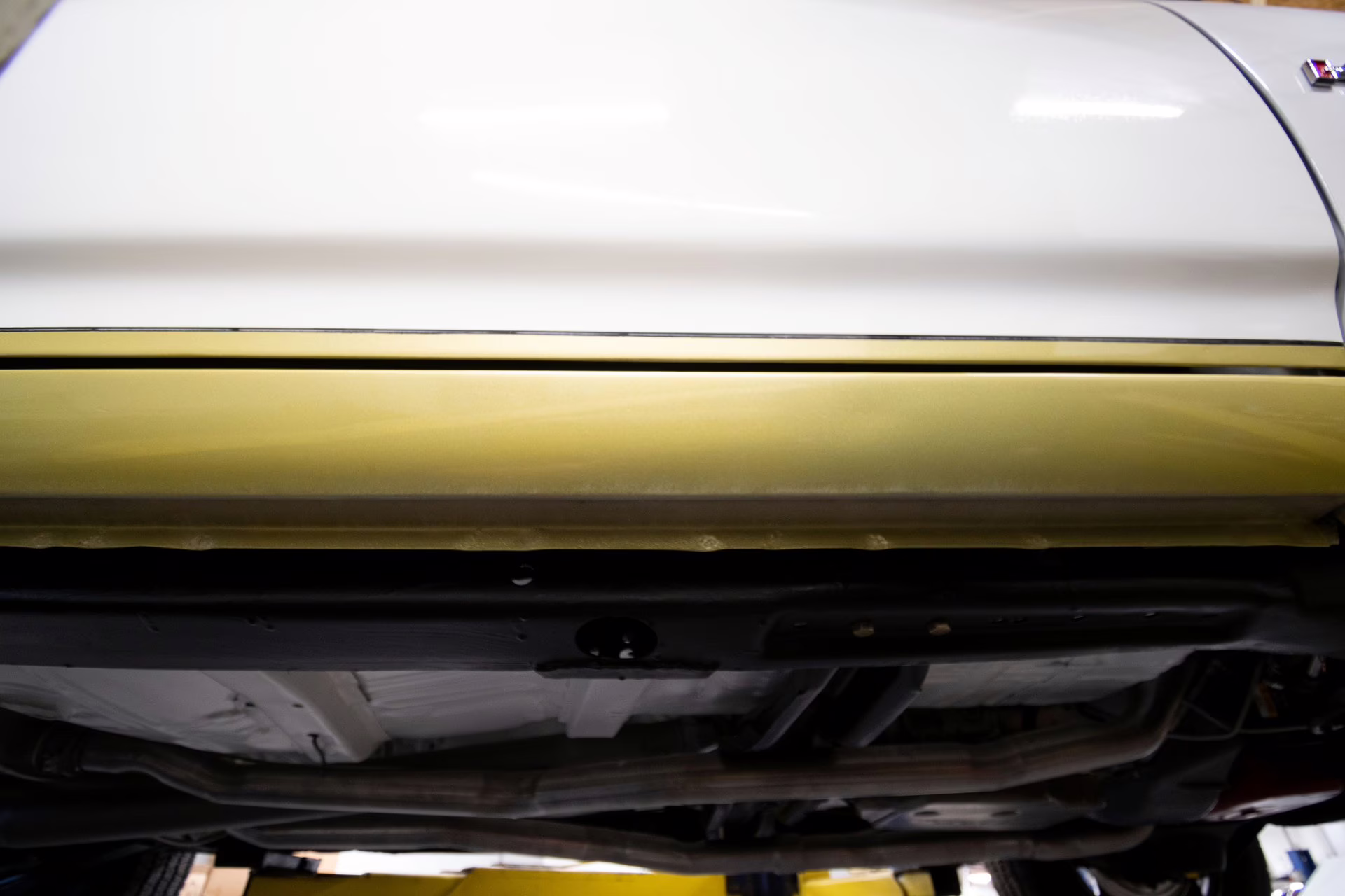 1969 Cameo White/Firefrost Gold Oldsmobile 442