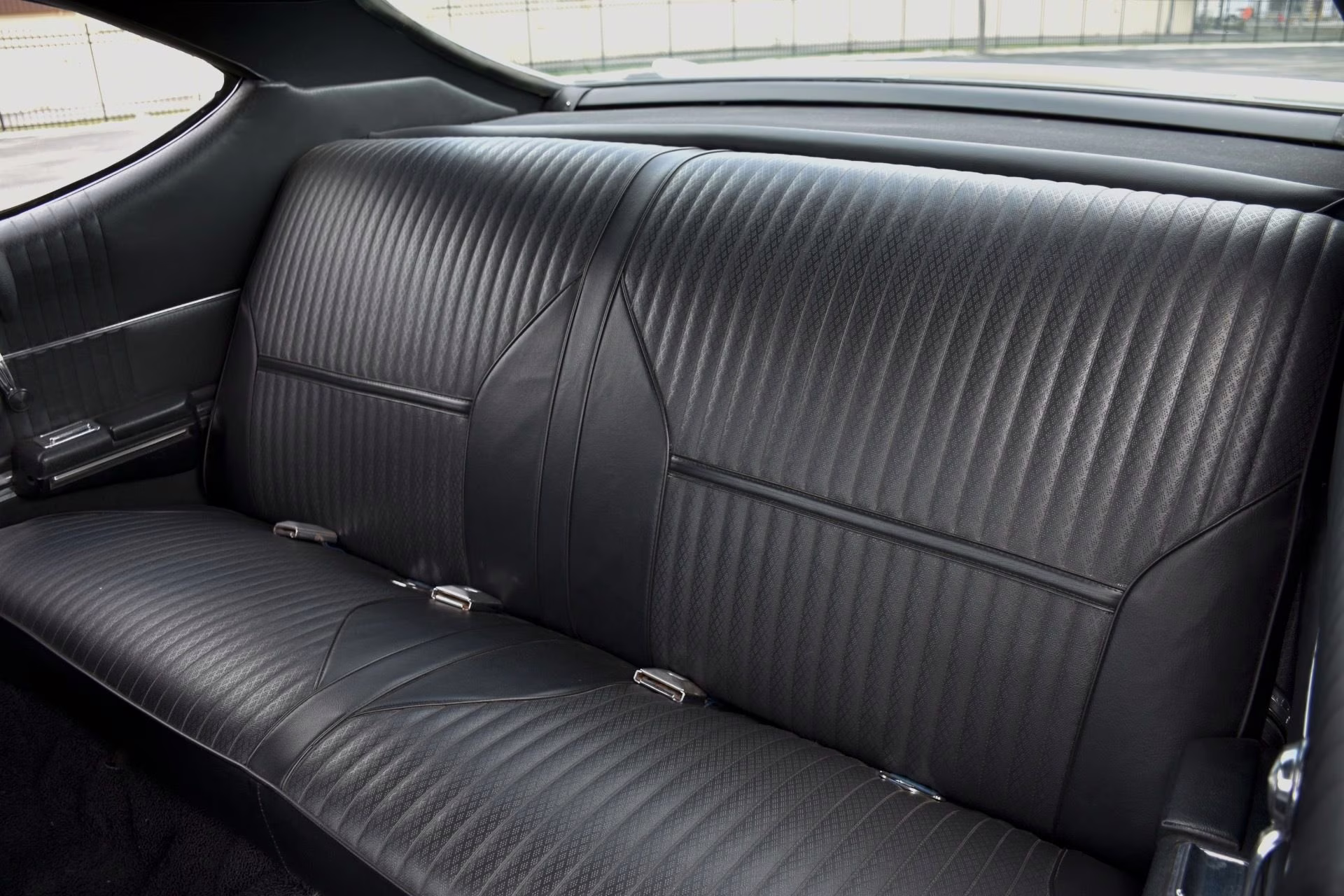 1969 White Oldsmobile 442 Coupe