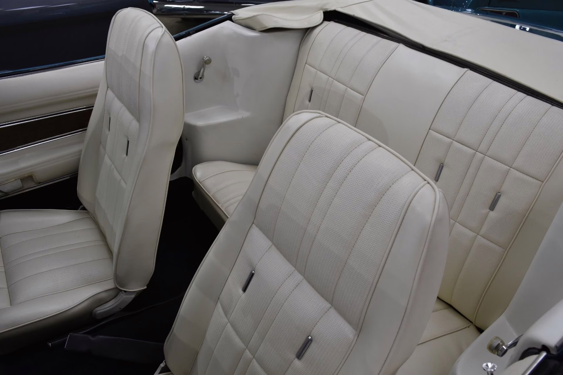 1973 Turquoise Metallic Ford Mustang