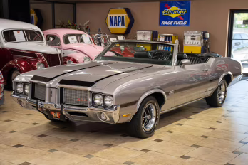 1972 Silver Pewter Poly Oldsmobile 442