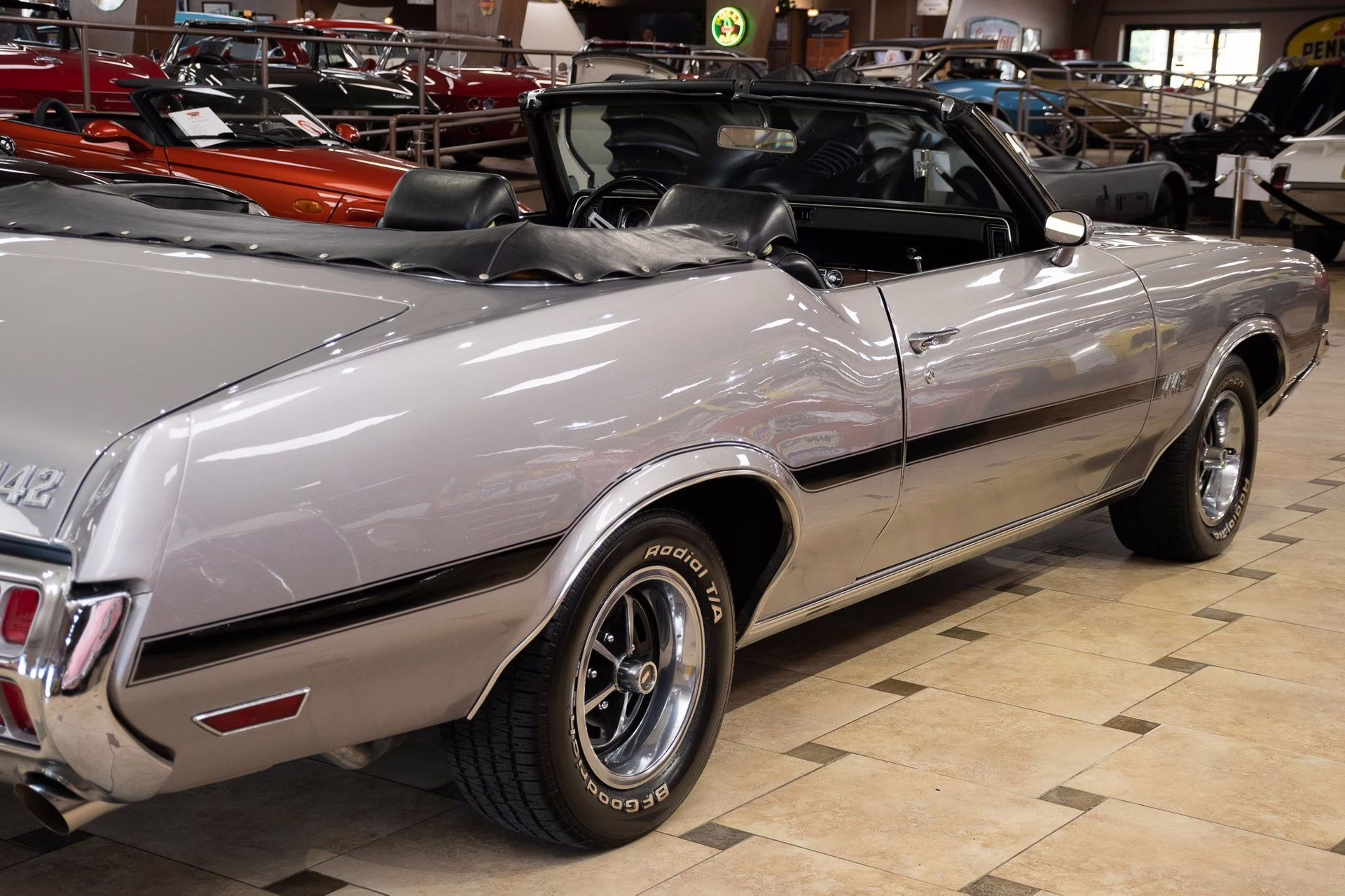 1972 Silver Pewter Poly Oldsmobile 442