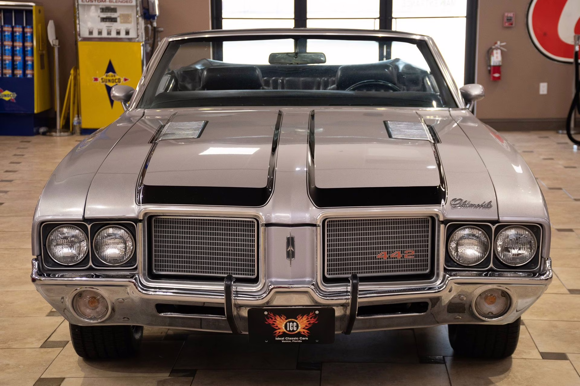 1972 Silver Pewter Poly Oldsmobile 442