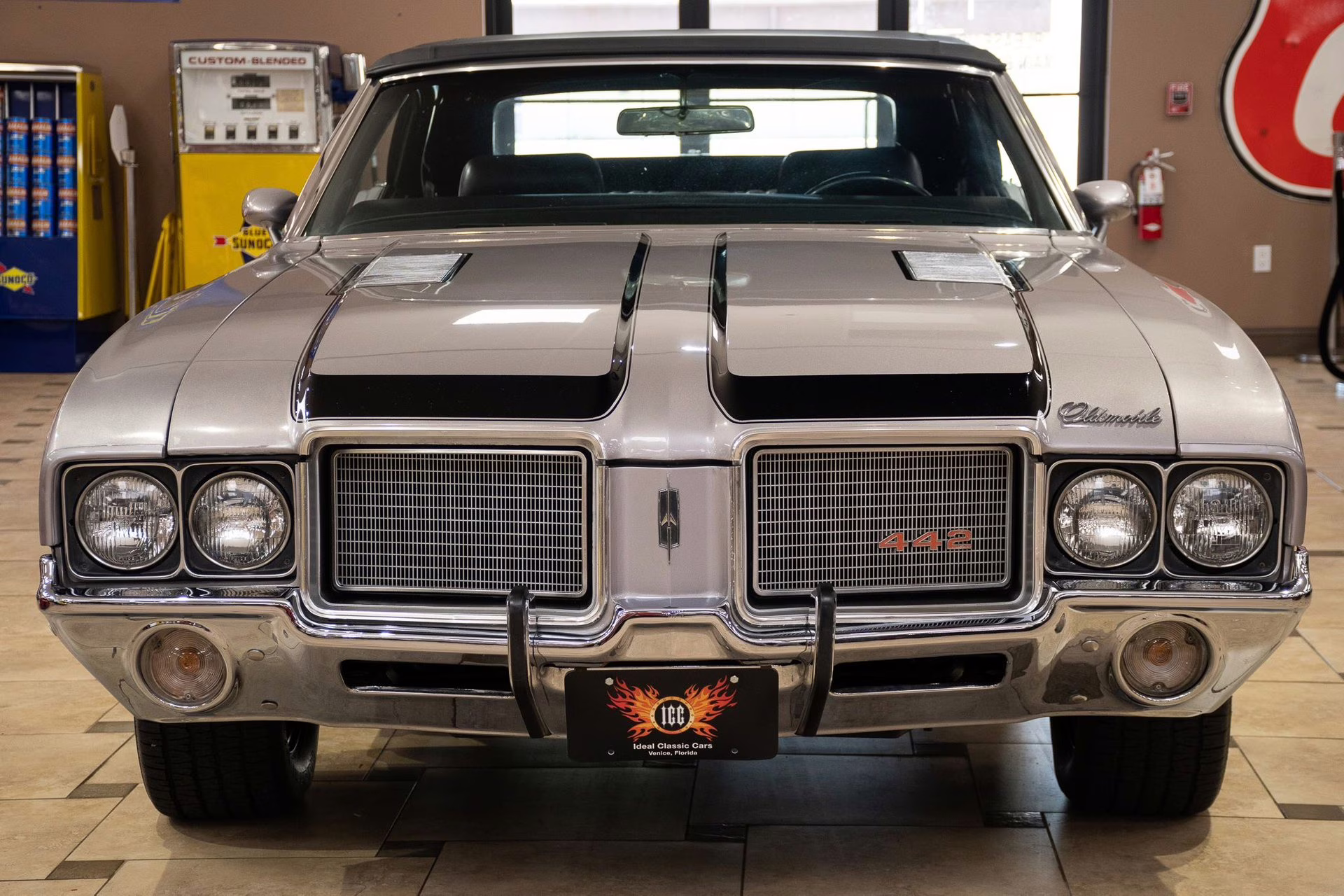 1972 Silver Pewter Poly Oldsmobile 442