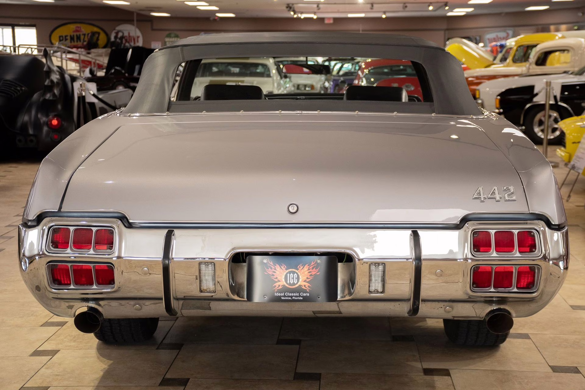 1972 Silver Pewter Poly Oldsmobile 442