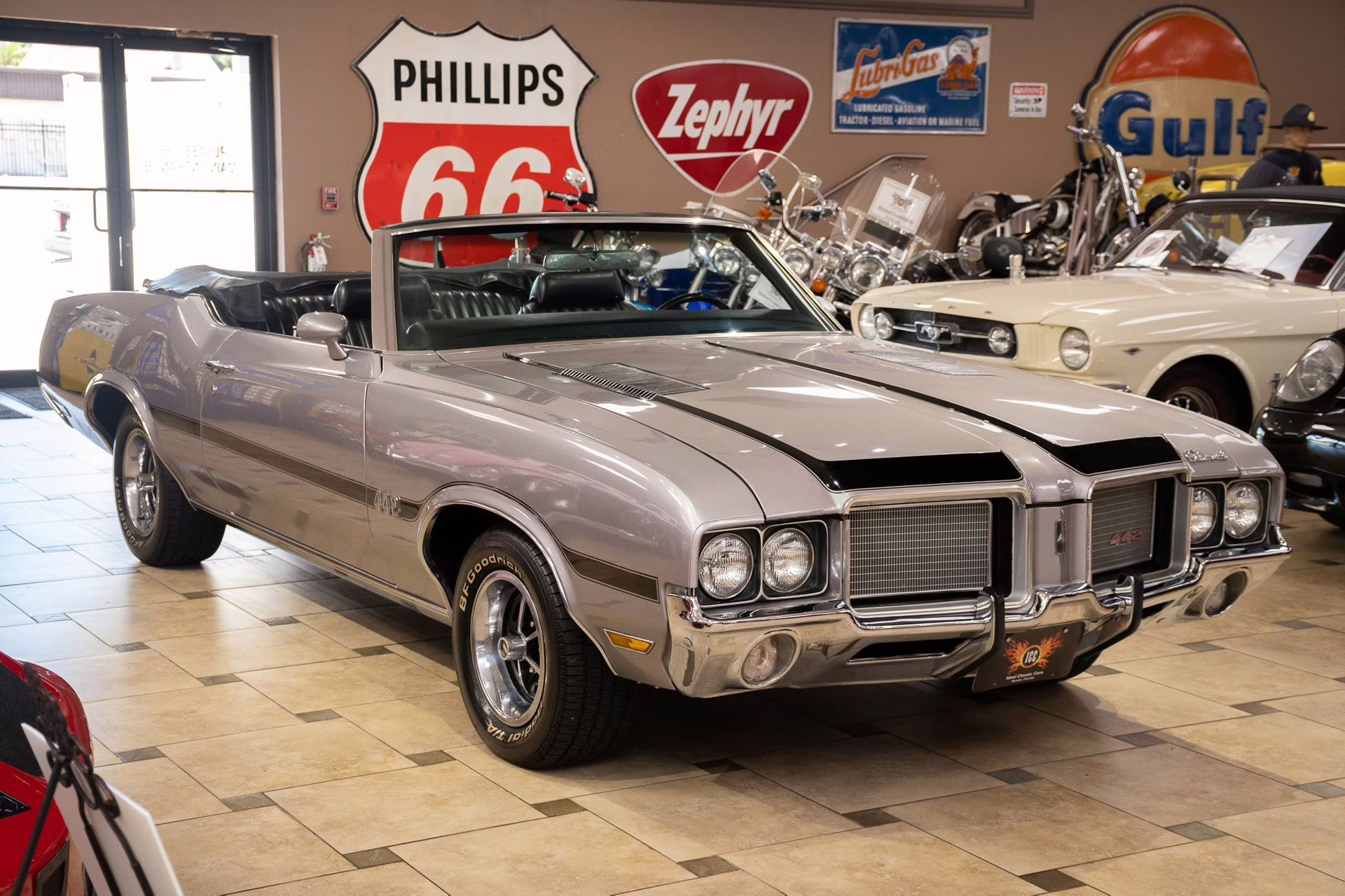 1972 Silver Pewter Poly Oldsmobile 442