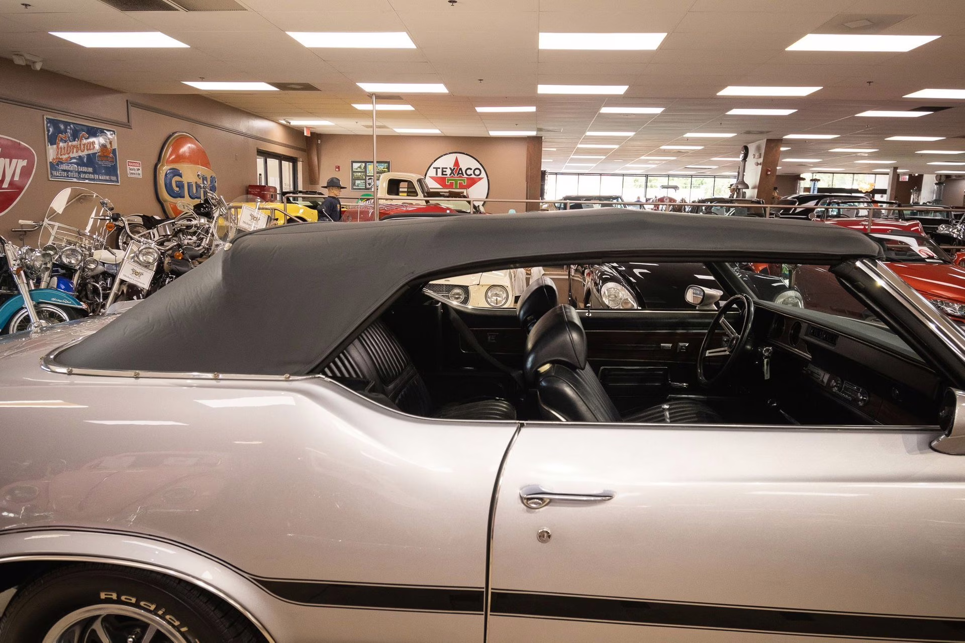 1972 Silver Pewter Poly Oldsmobile 442