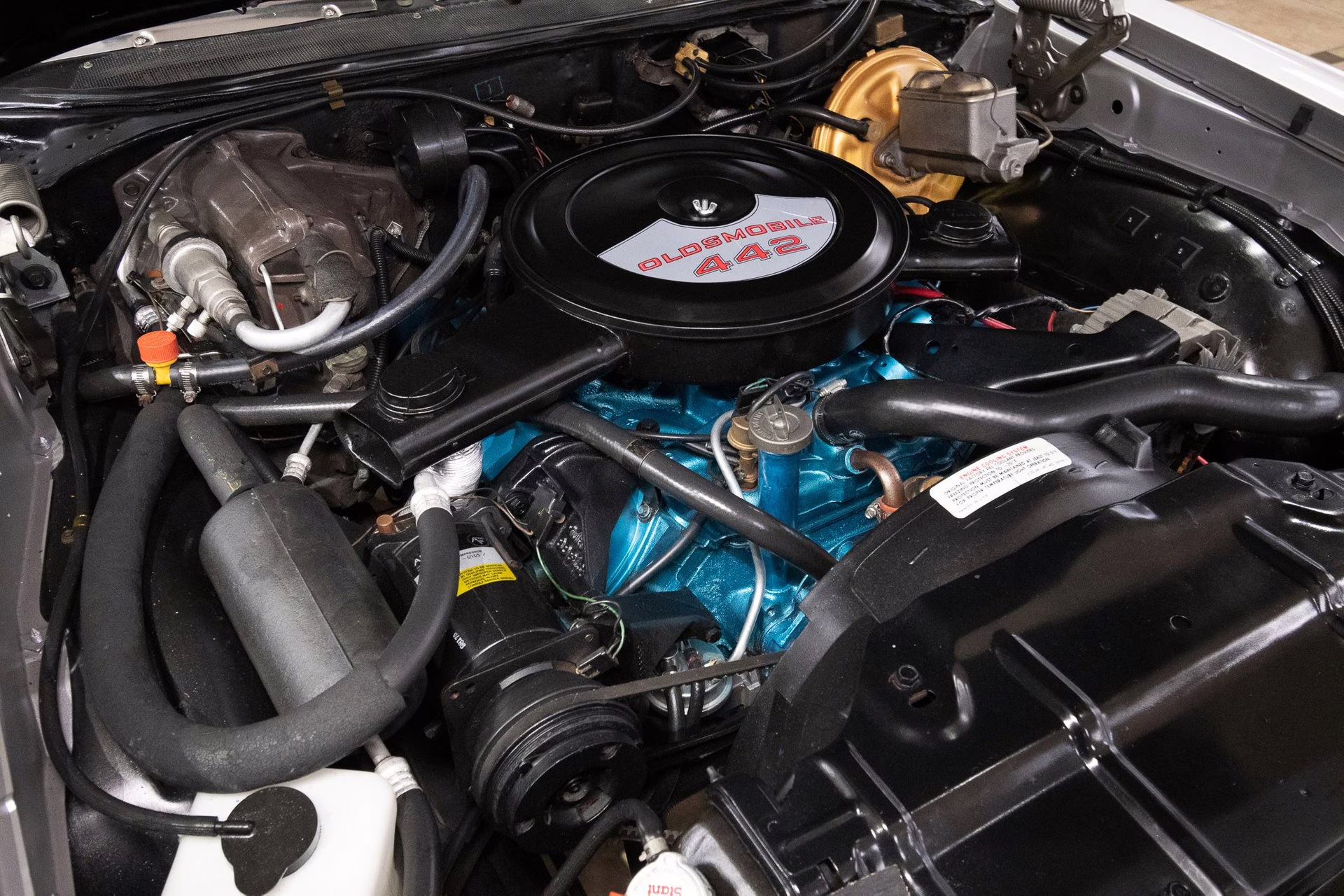 1972 Silver Pewter Poly Oldsmobile 442