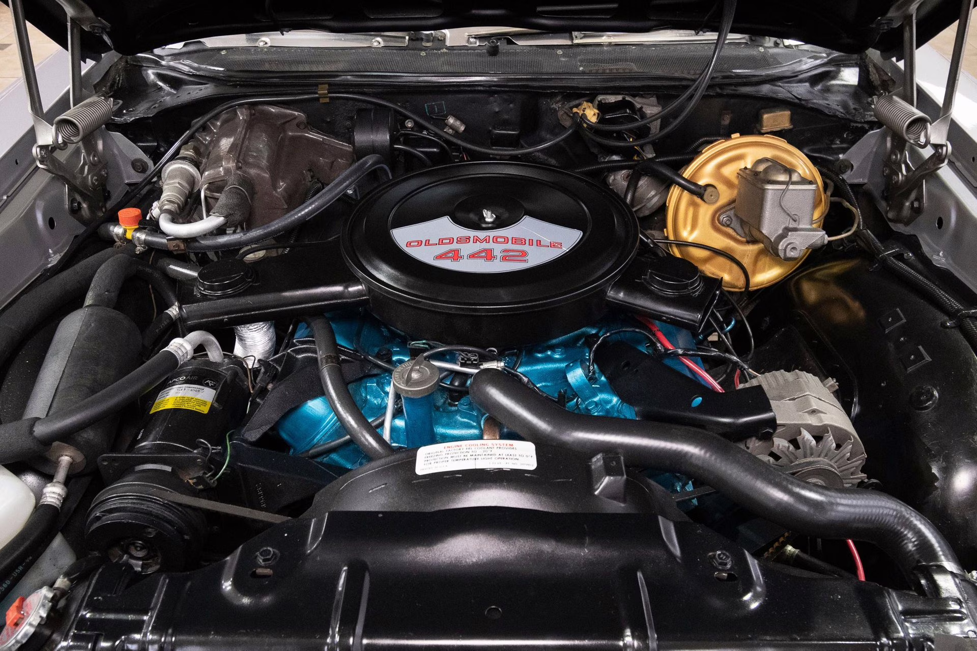 1972 Silver Pewter Poly Oldsmobile 442