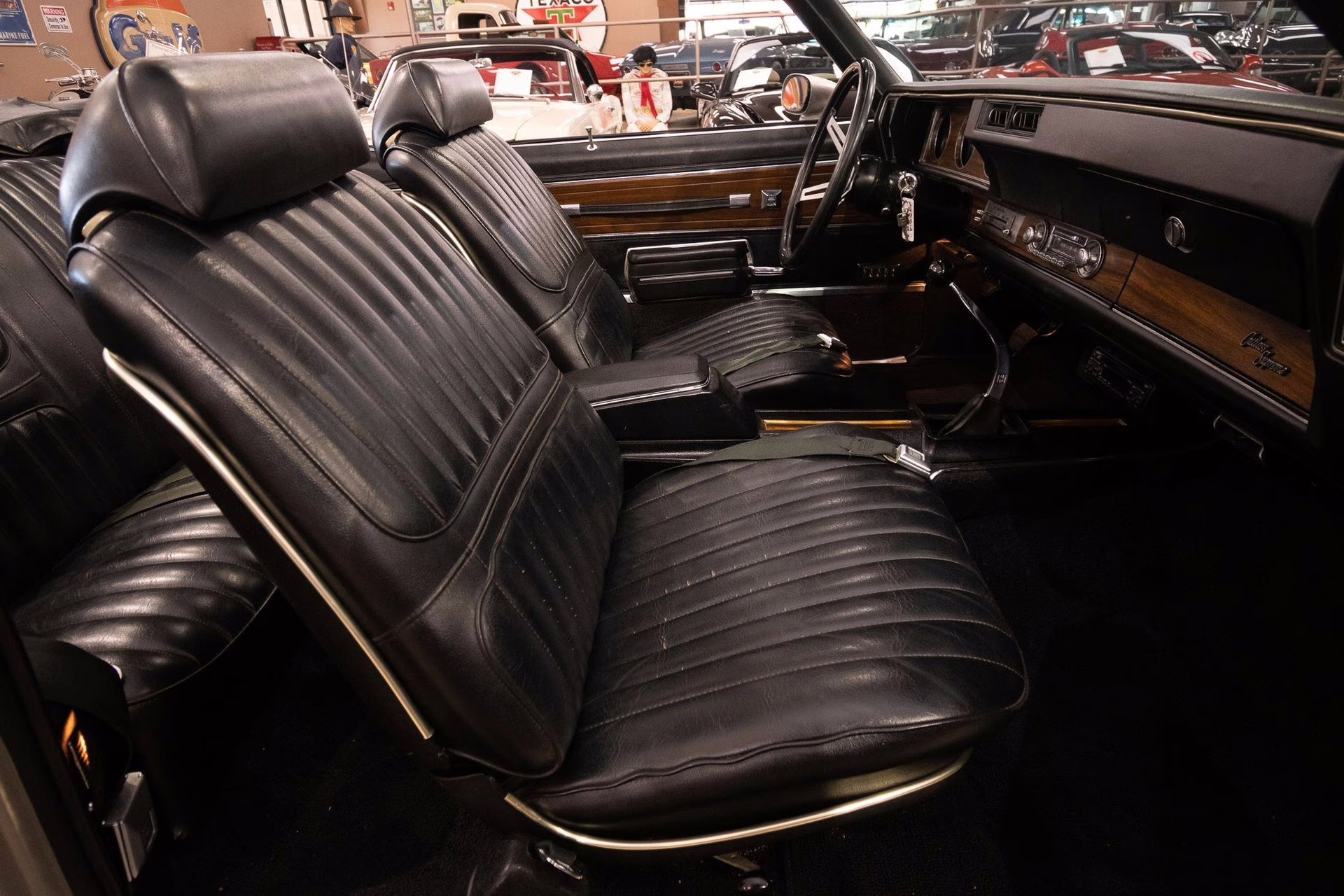 1972 Silver Pewter Poly Oldsmobile 442