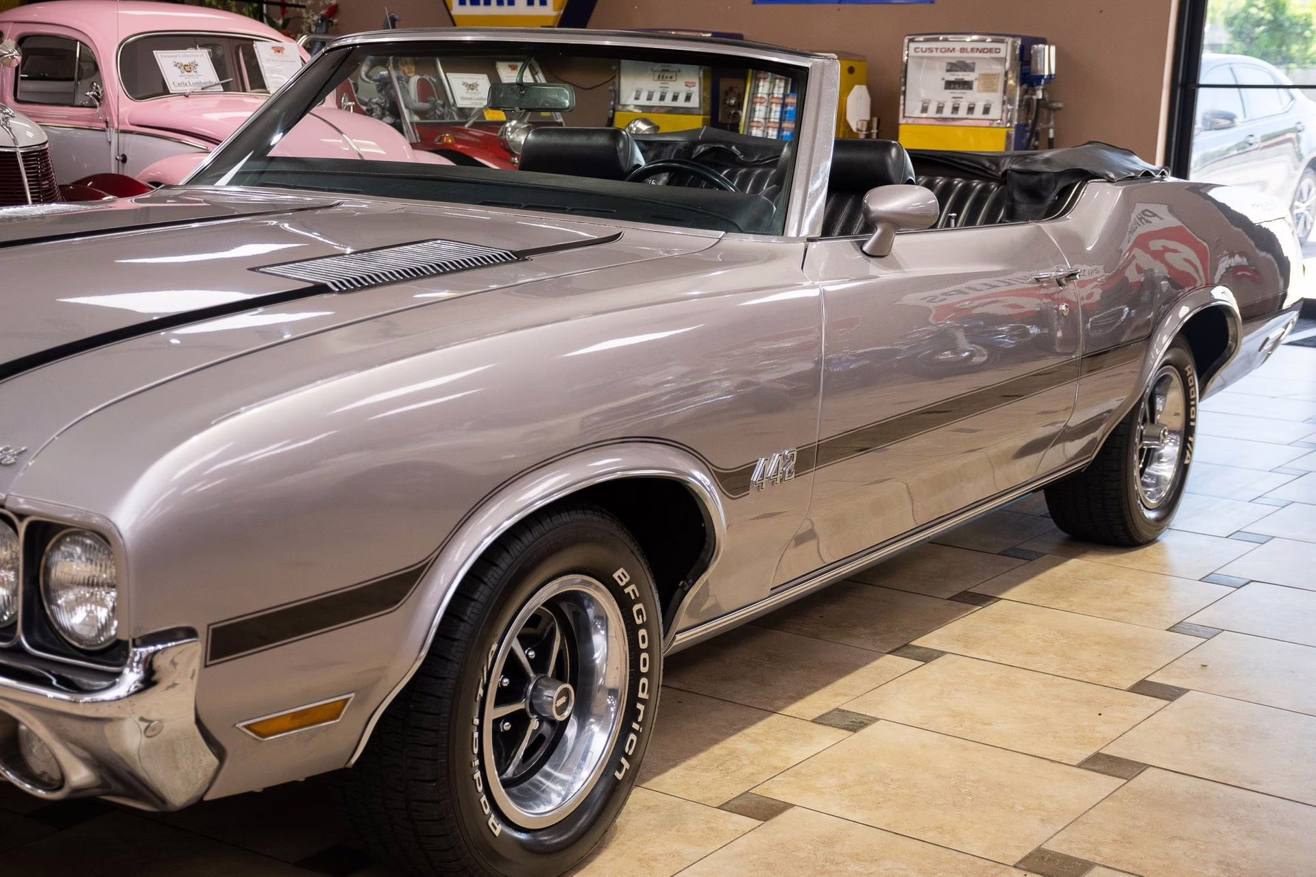 1972 Silver Pewter Poly Oldsmobile 442