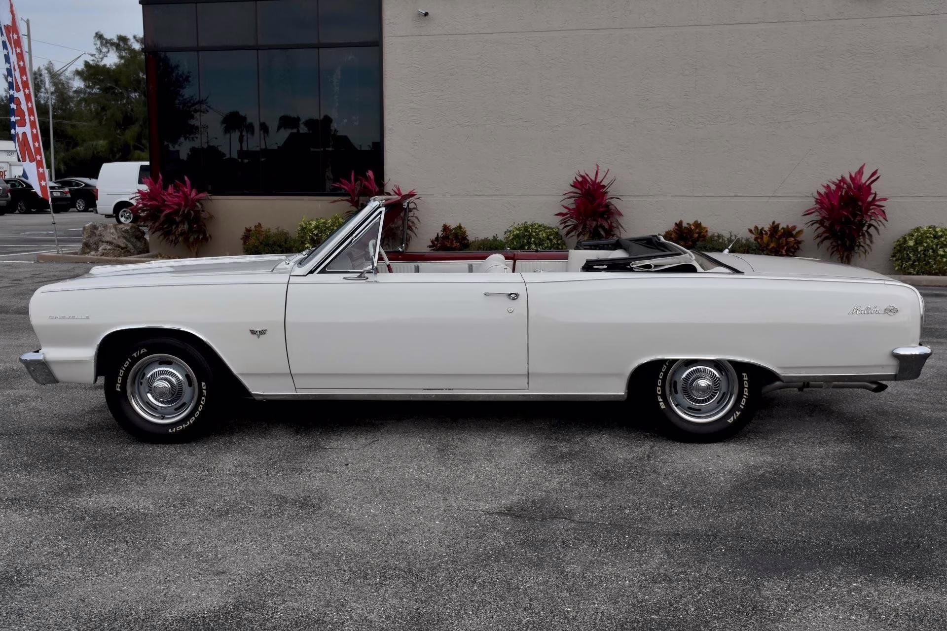 1964 White Chevrolet Chevelle Convertible