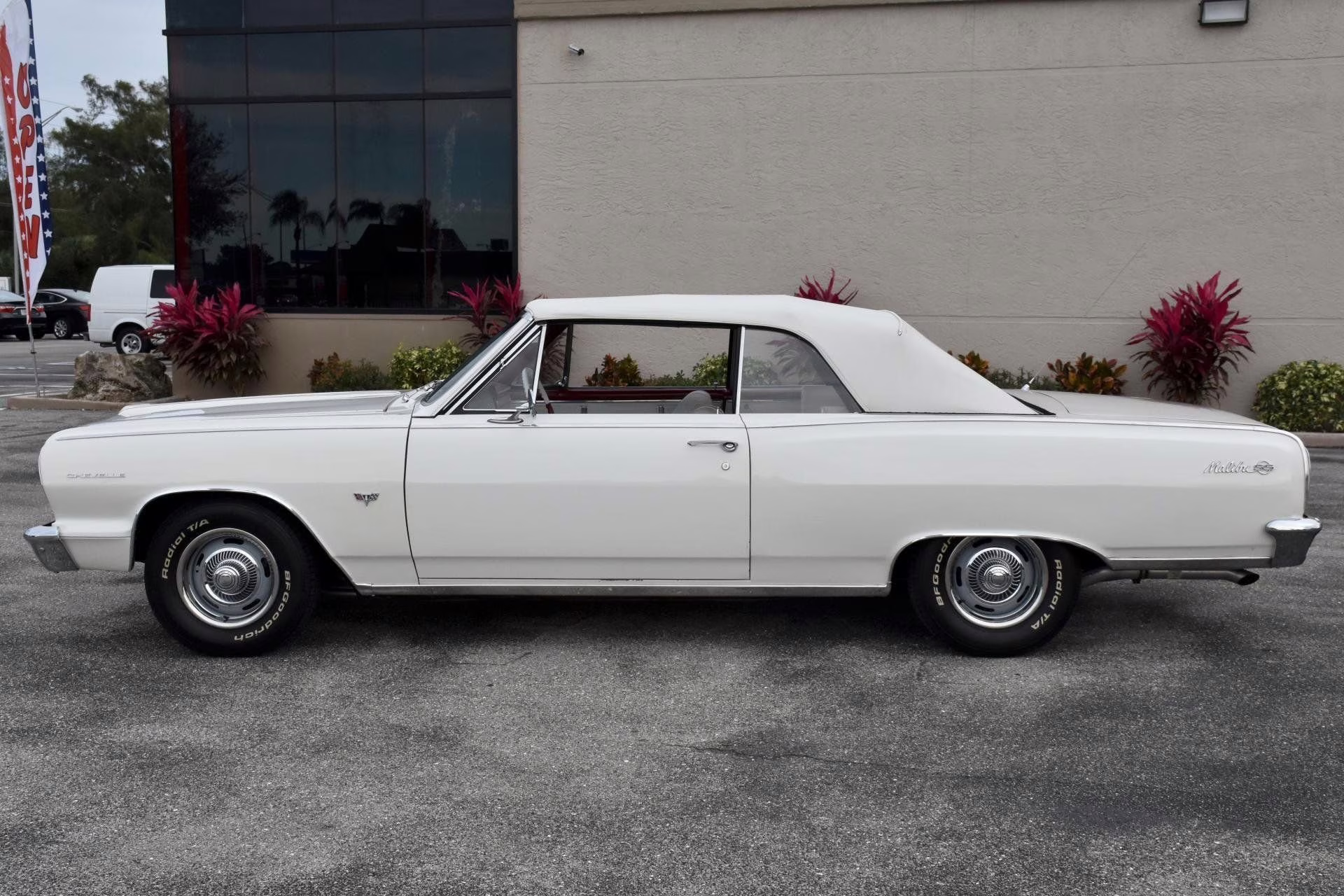 1964 White Chevrolet Chevelle Convertible
