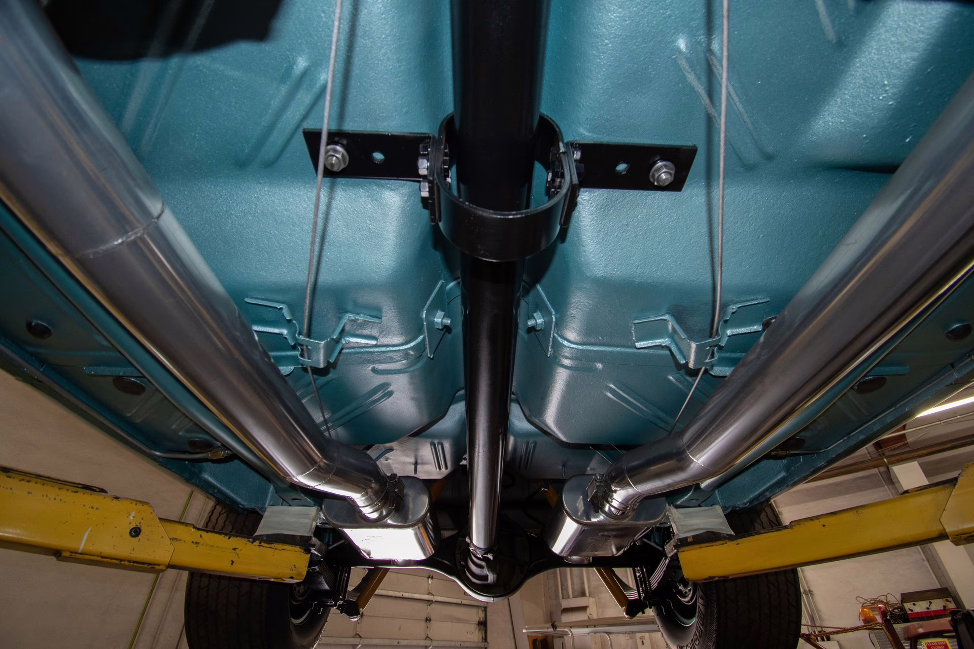 1964 Medium Turquoise Dodge 330