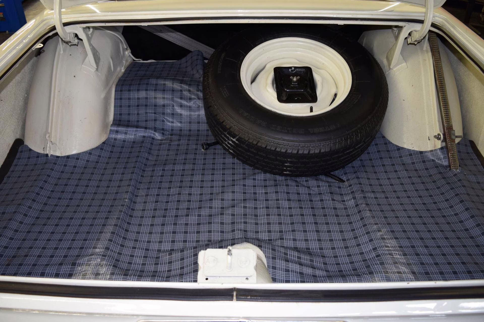 1964 White Dodge 440