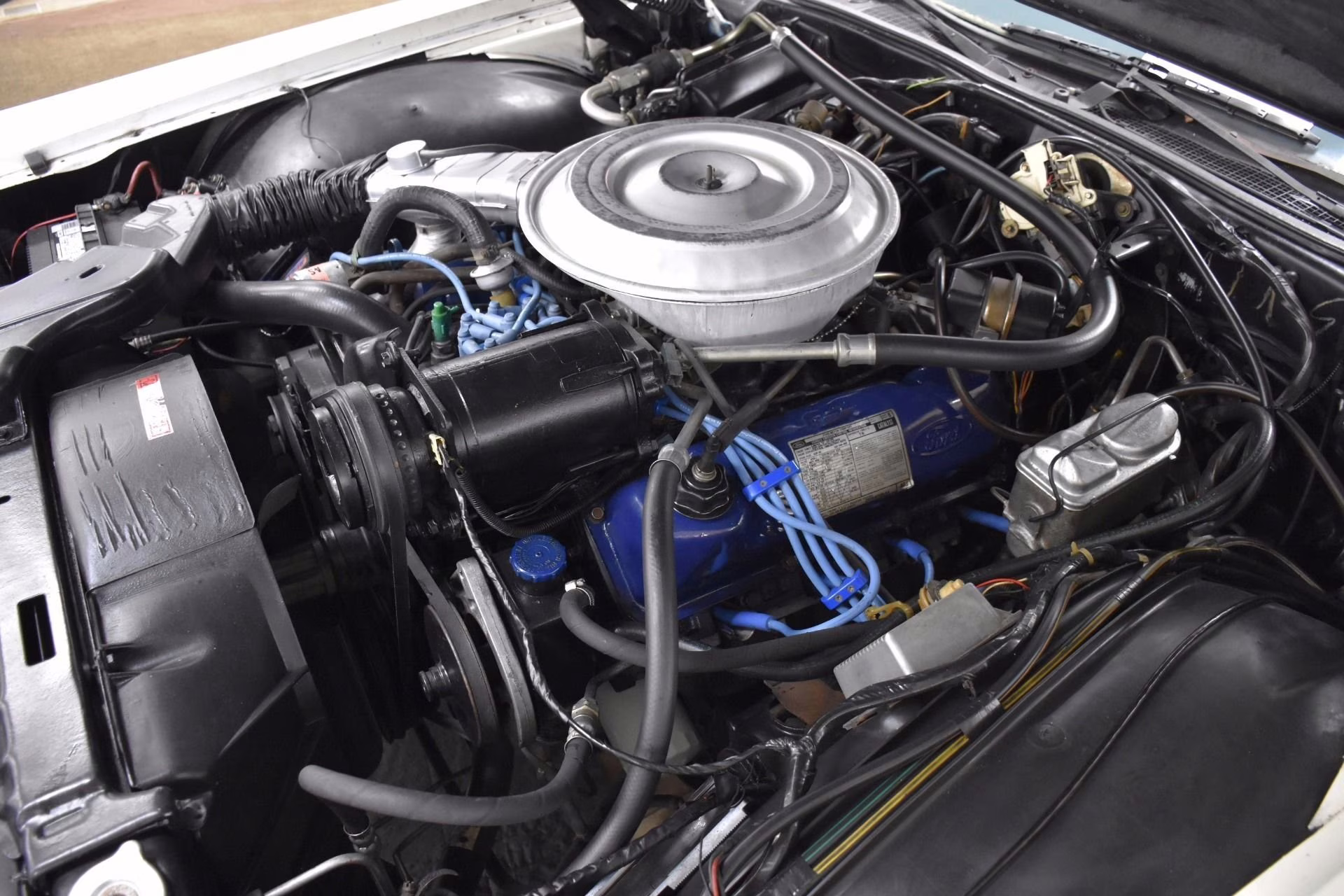 1979 Dark Blue and White Lincoln Continental Mark V