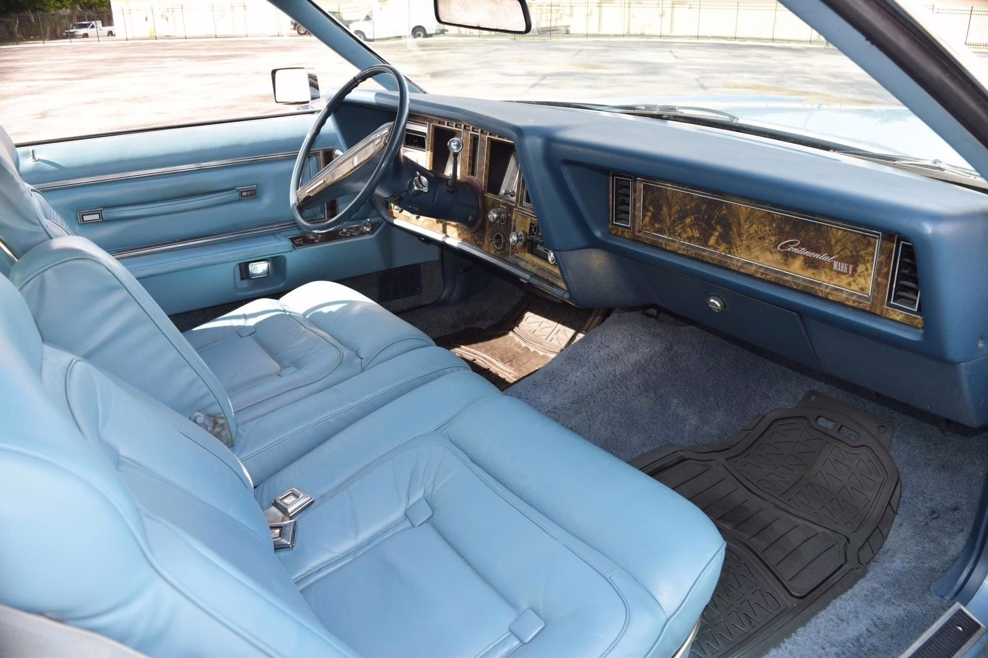 1979 Blue (Light) Lincoln Mark V Continental Coupe