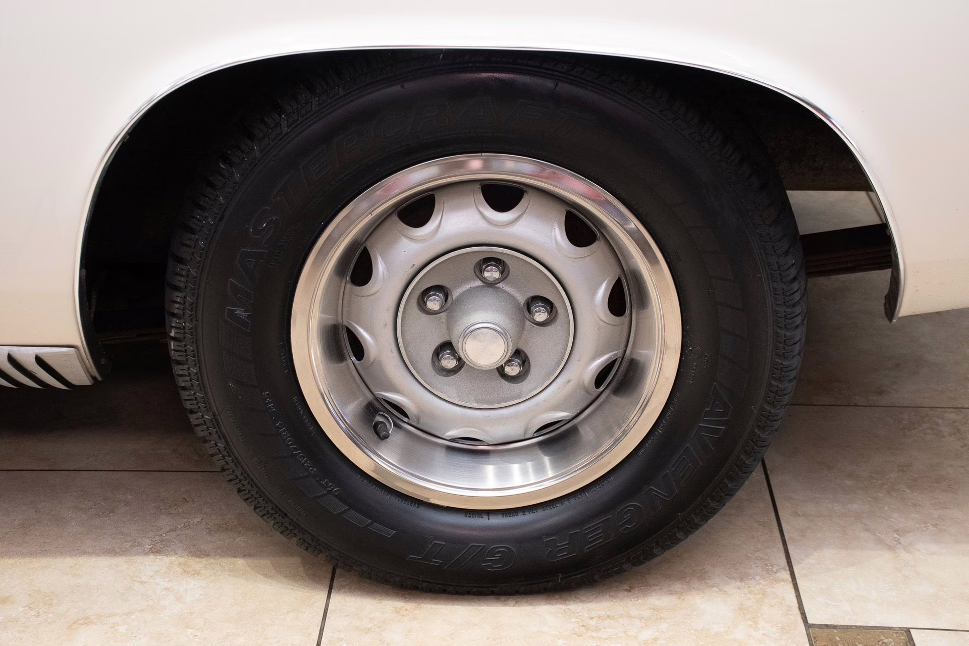 1970 Alpine White Plymouth 'Cuda