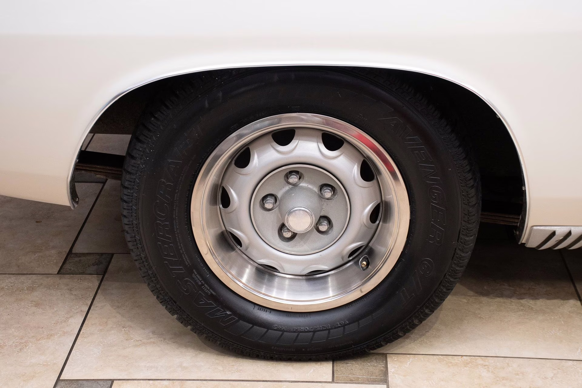 1970 Alpine White Plymouth 'Cuda