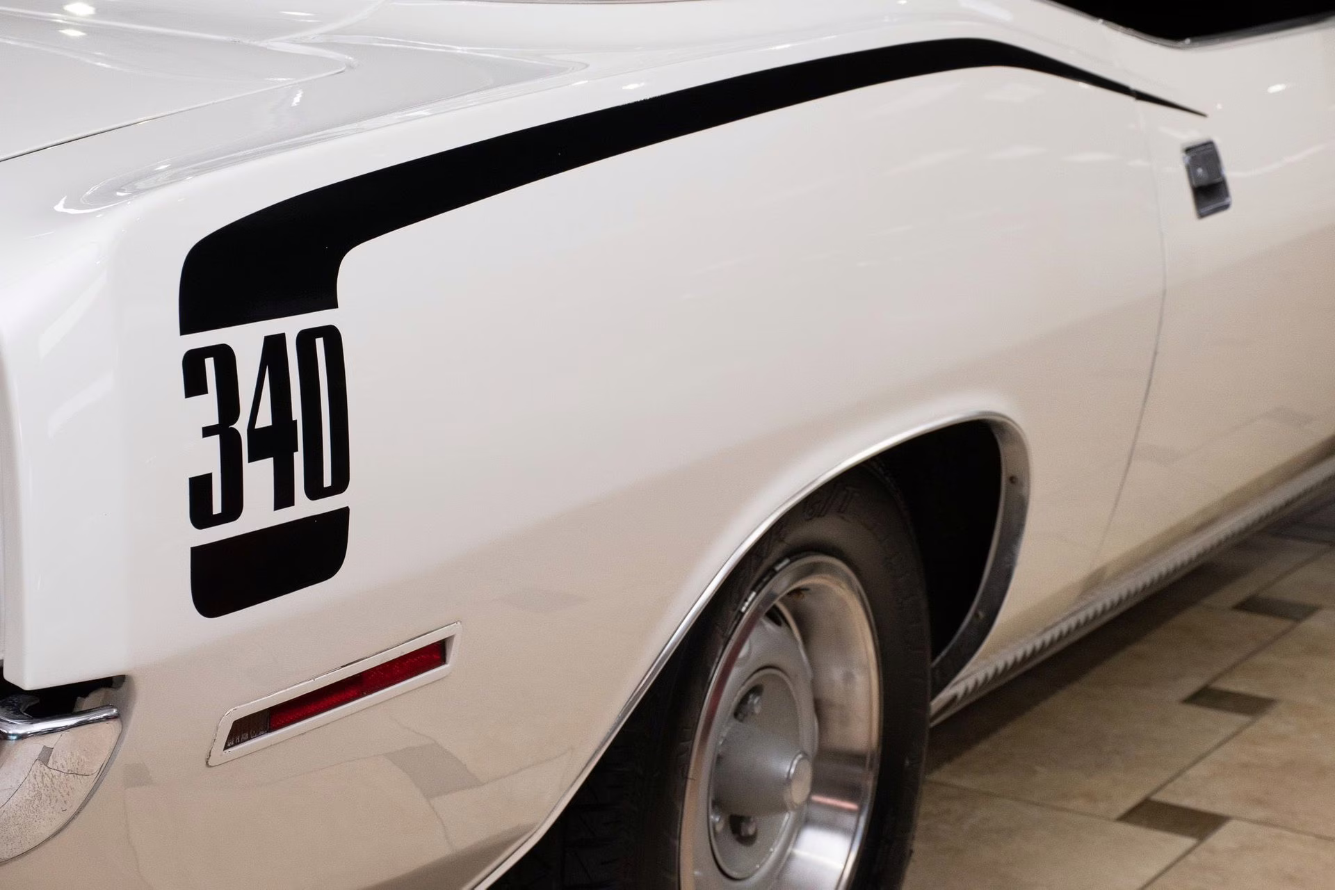 1970 Alpine White Plymouth 'Cuda