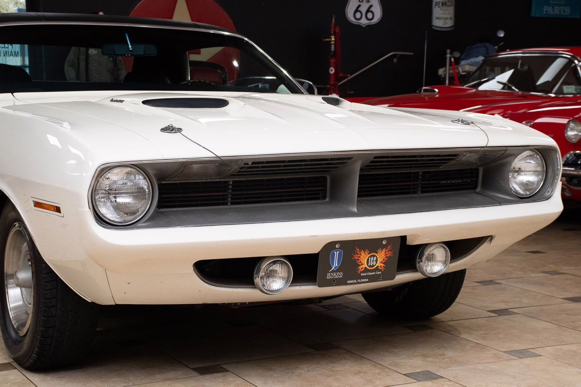 1970 Alpine White Plymouth 'Cuda