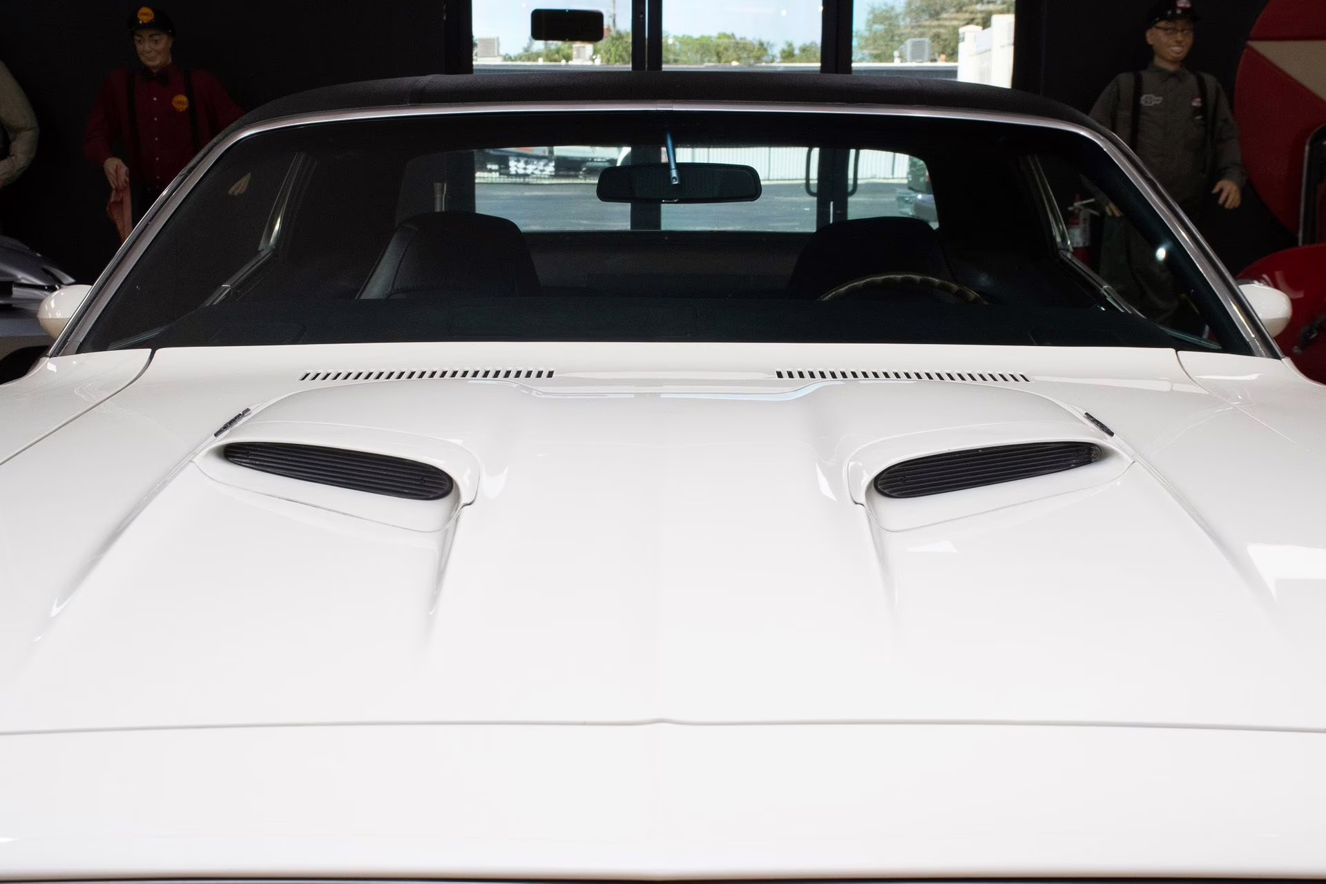 1970 Alpine White Plymouth 'Cuda