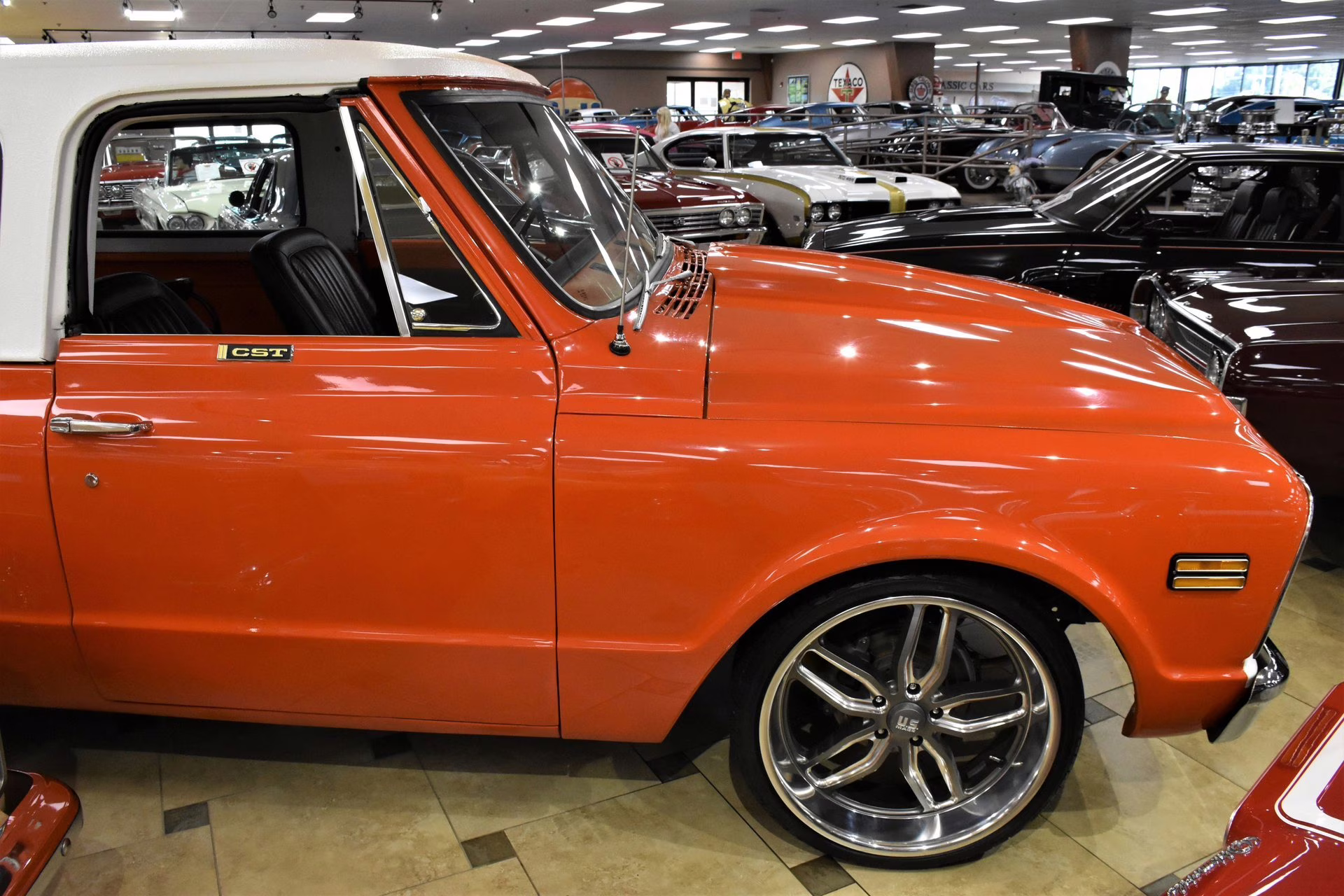 1972 Orange &amp; White Chevrolet C5 Blazer