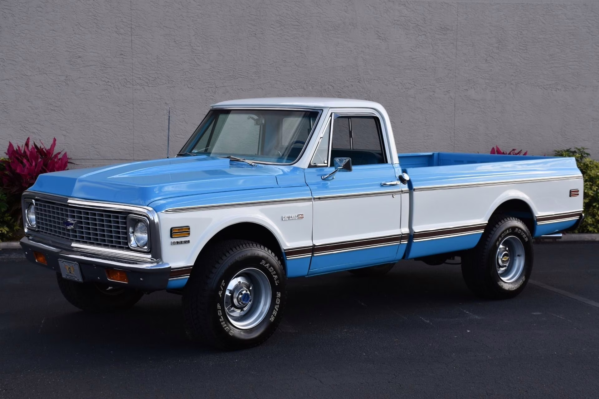 1972 Blue and White Chevrolet 4x4 K20