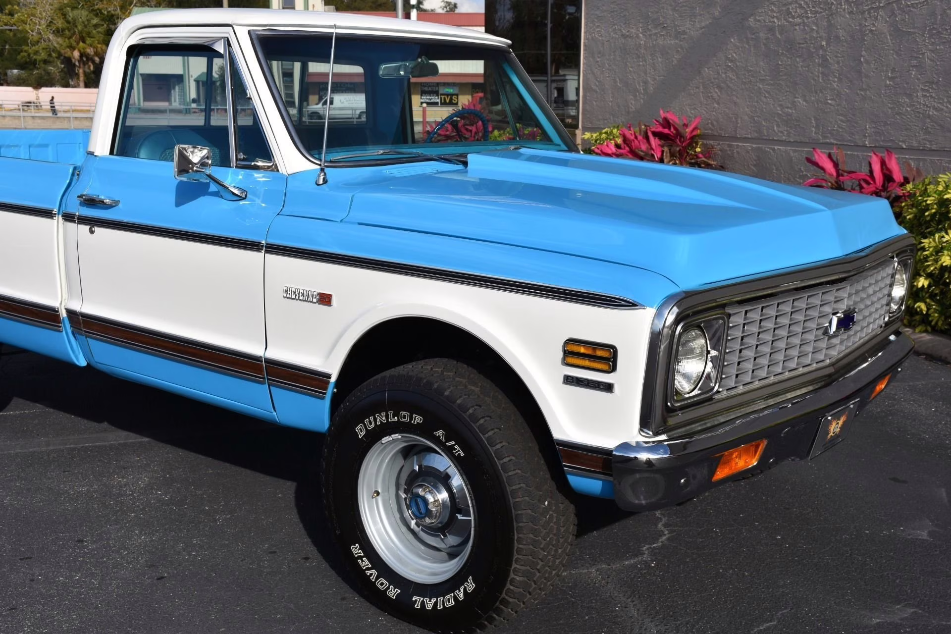 1972 Blue and White Chevrolet 4x4 K20