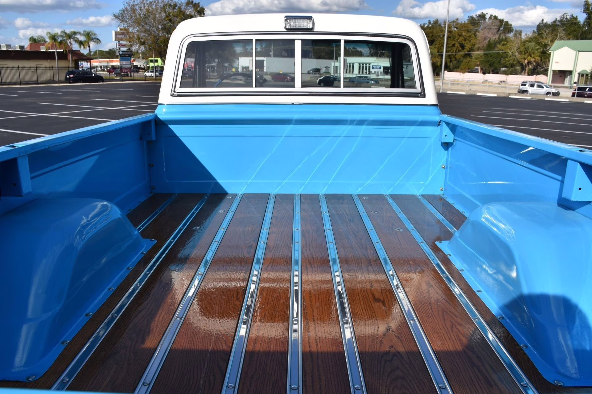 1972 Blue and White Chevrolet 4x4 K20