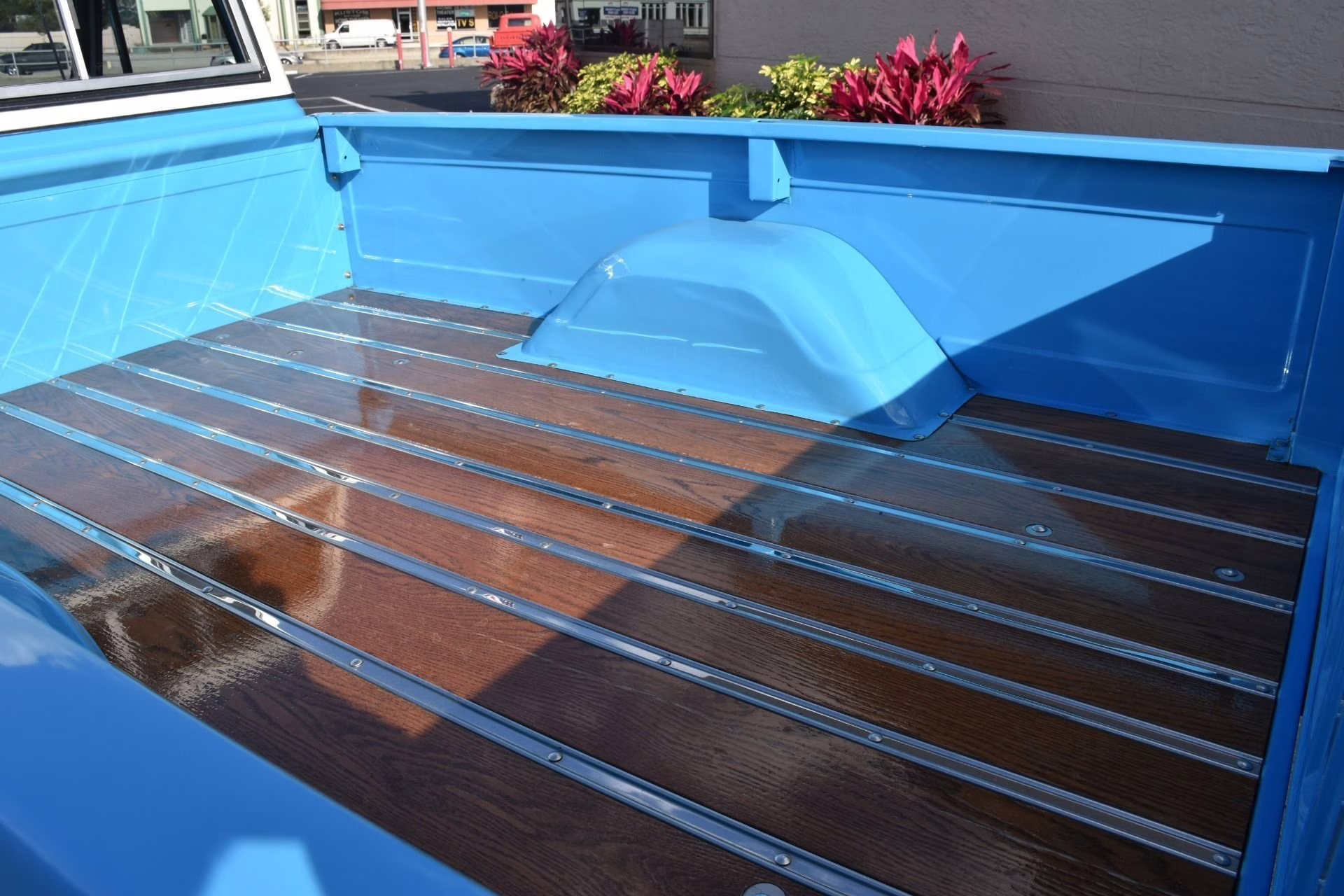 1972 Blue and White Chevrolet 4x4 K20