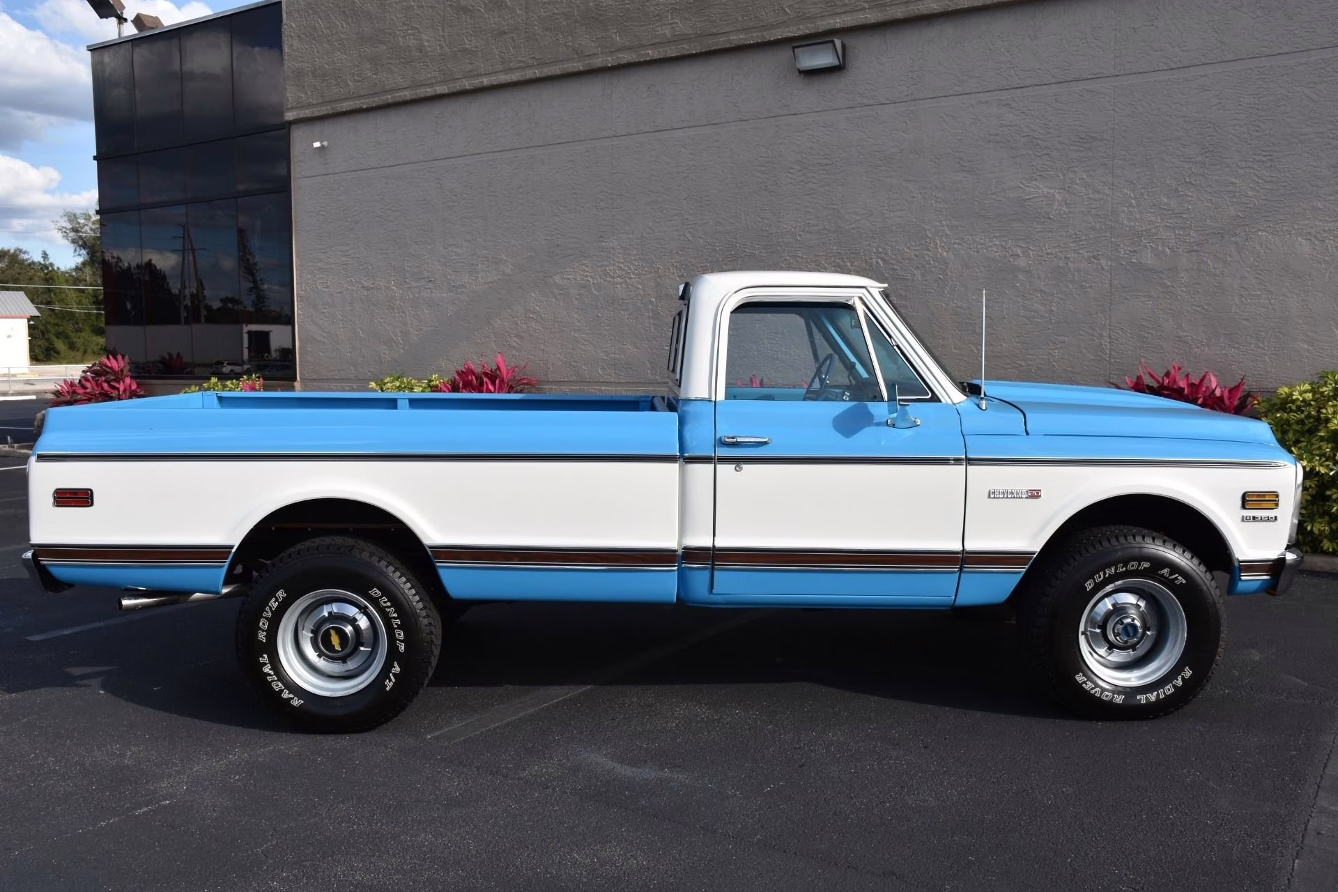 1972 Blue and White Chevrolet 4x4 K20