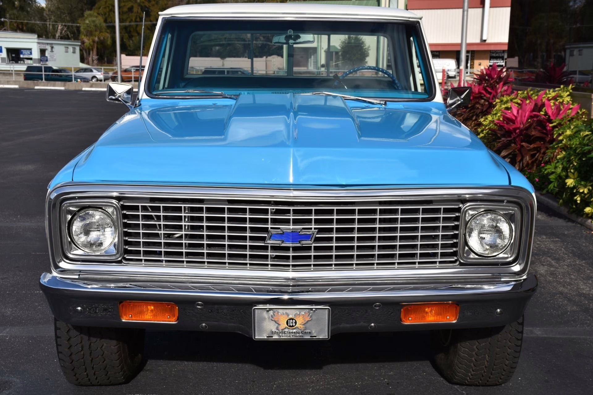 1972 Blue and White Chevrolet 4x4 K20