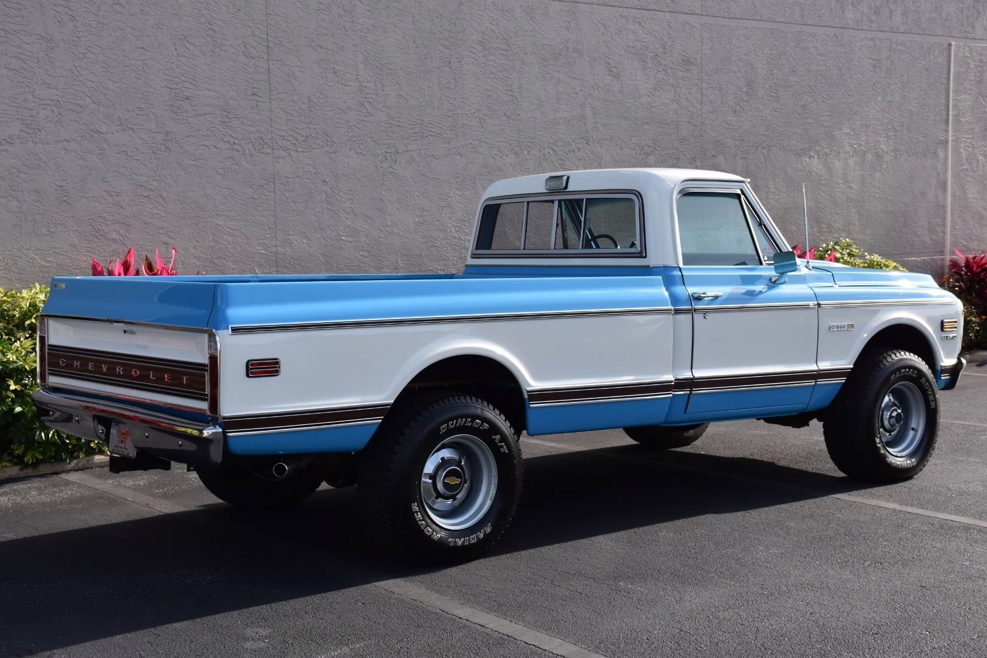 1972 Blue and White Chevrolet 4x4 K20