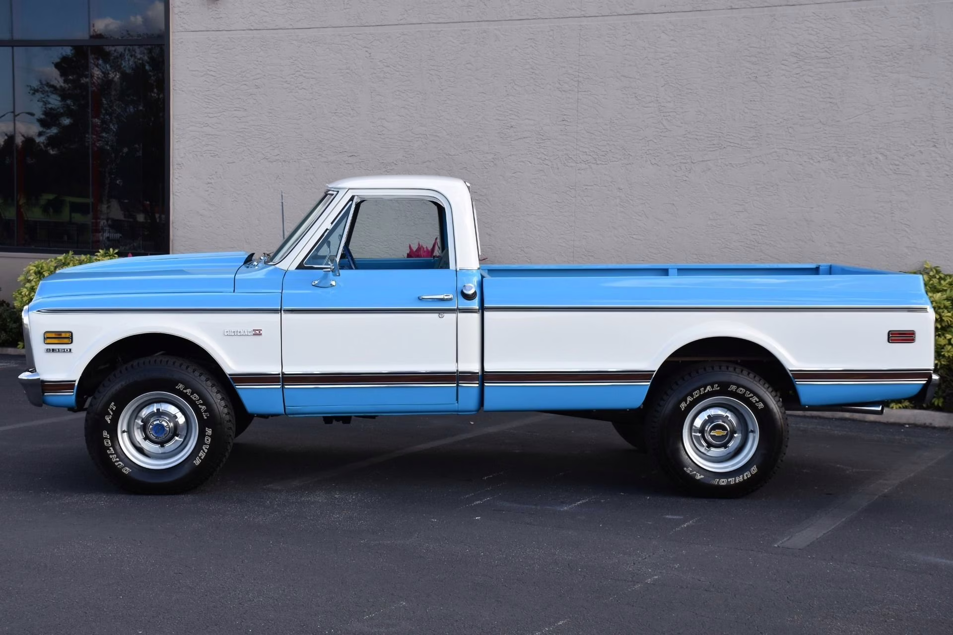 1972 Blue and White Chevrolet 4x4 K20