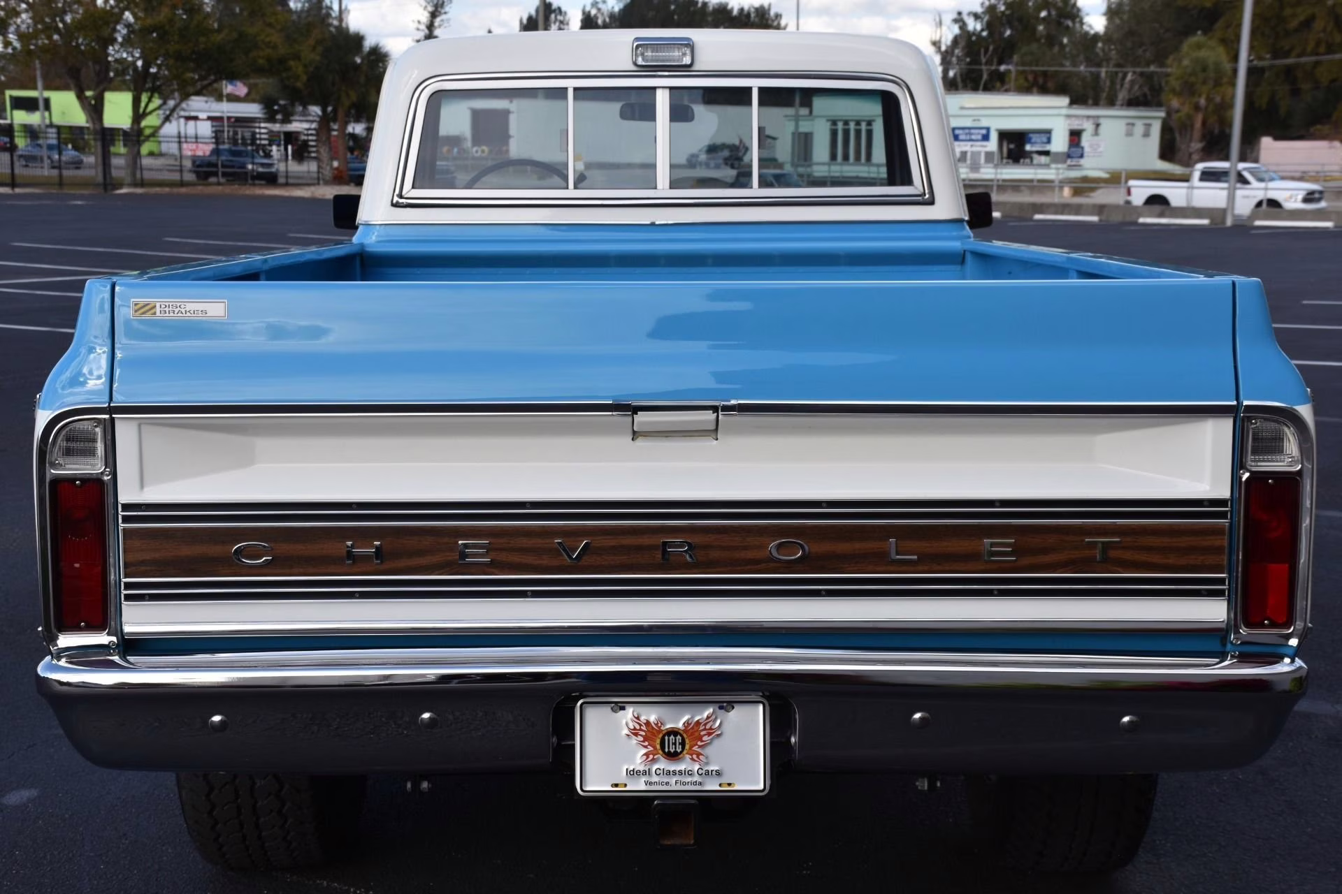 1972 Blue and White Chevrolet 4x4 K20
