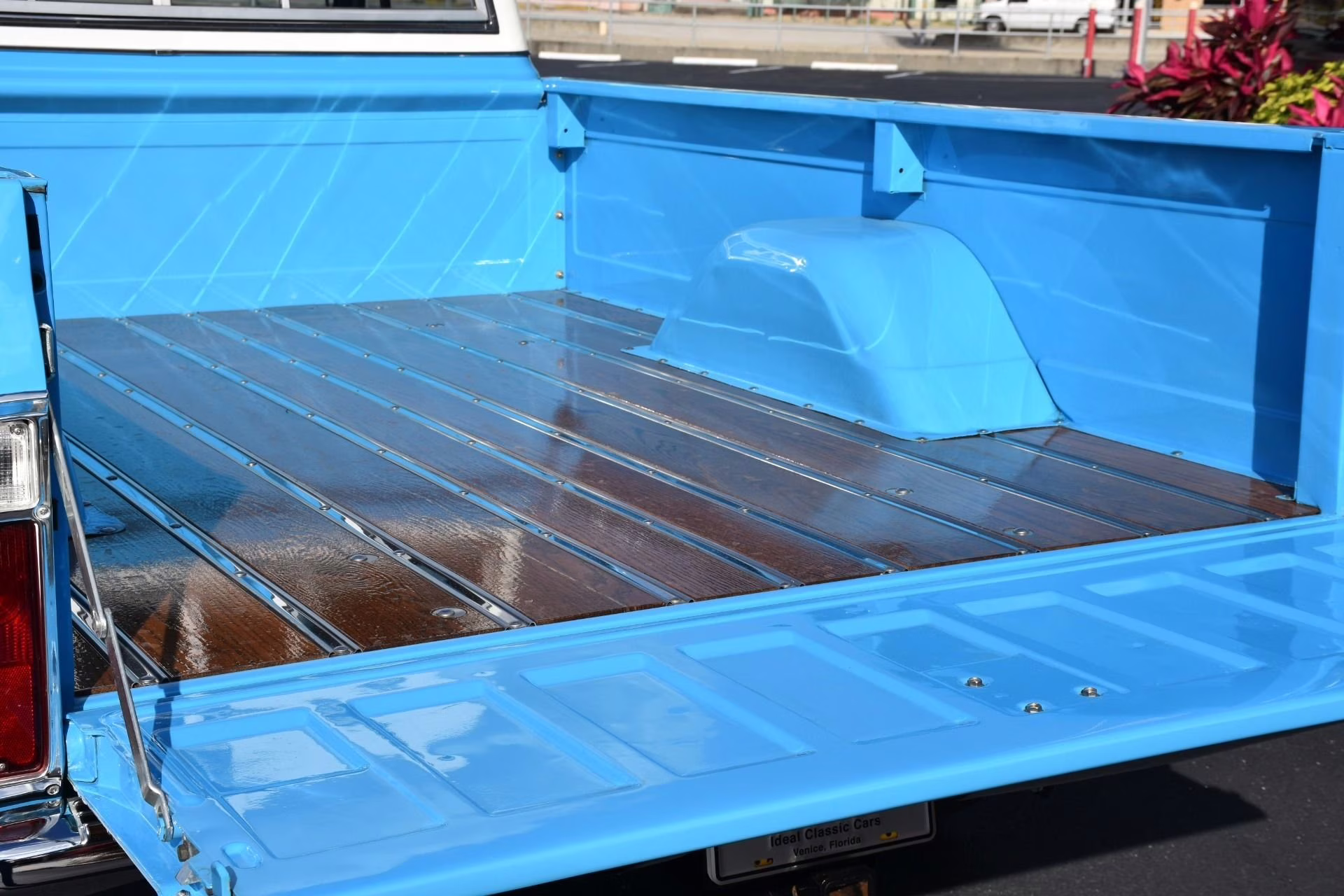 1972 Blue and White Chevrolet 4x4 K20