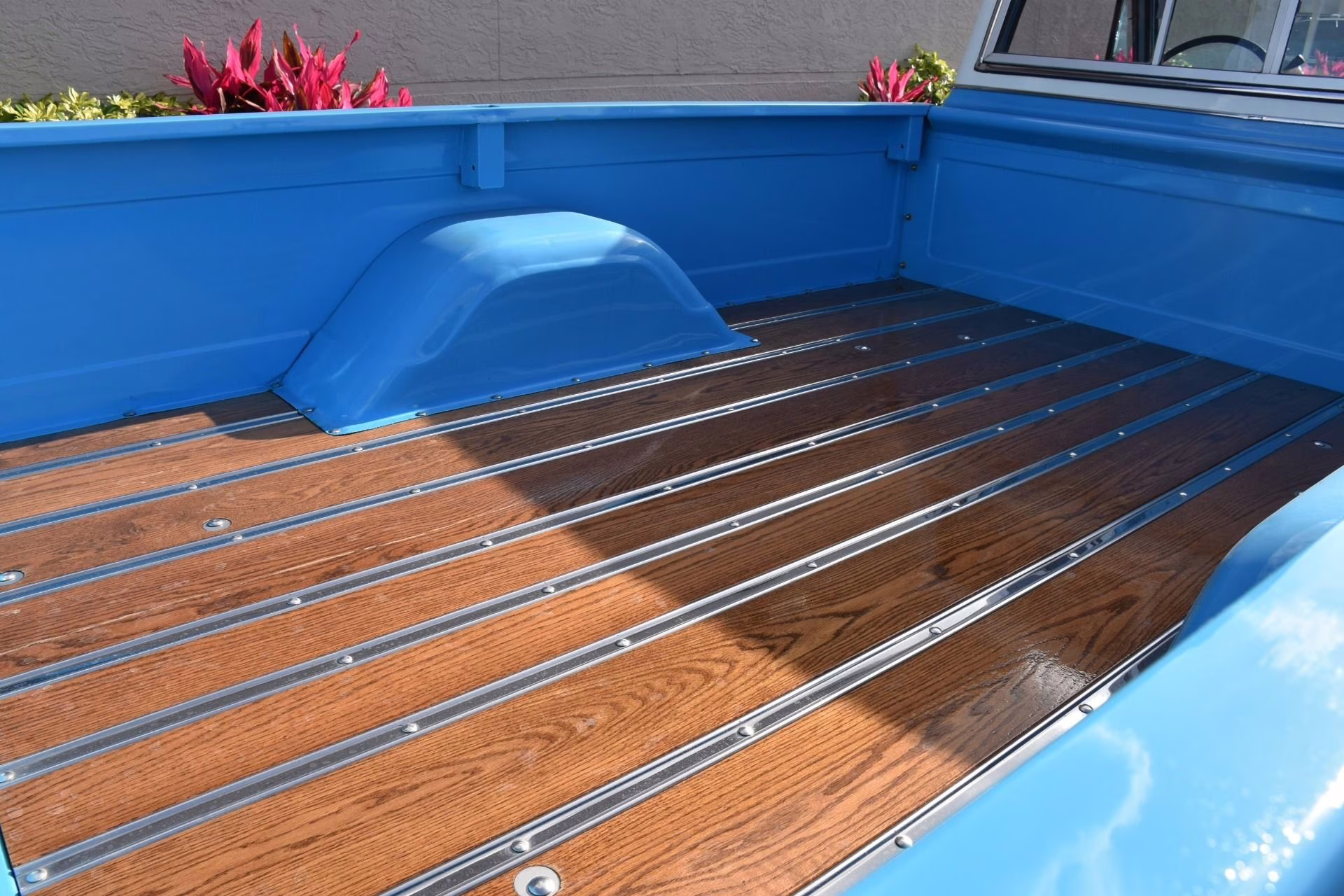 1972 Blue and White Chevrolet 4x4 K20