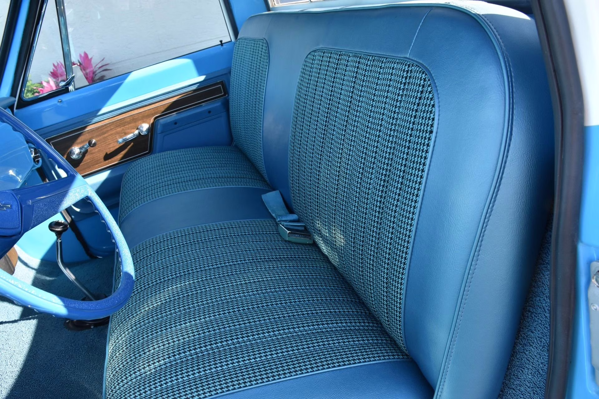 1972 Blue and White Chevrolet 4x4 K20