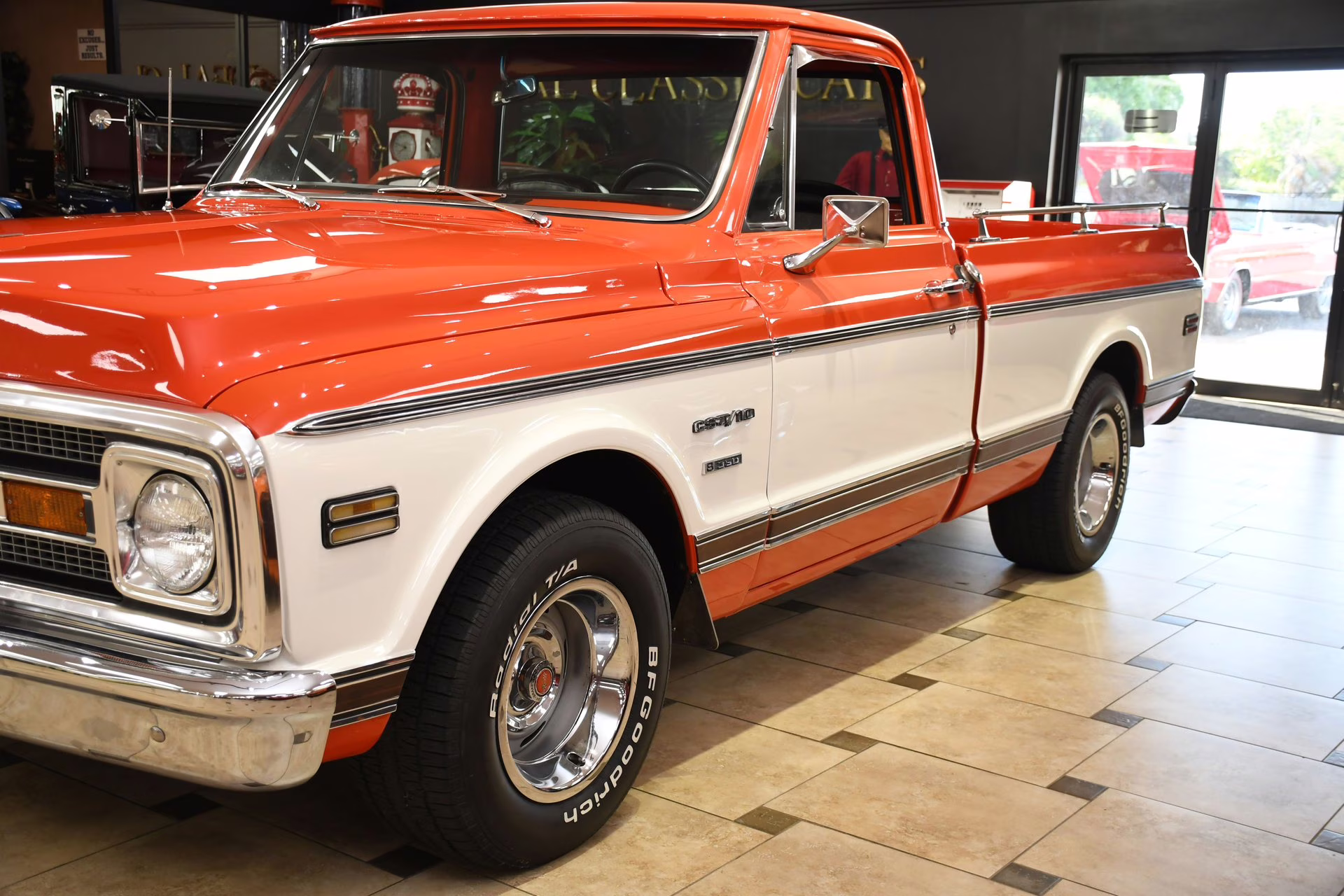 1970 Orange/White Chevrolet C/10