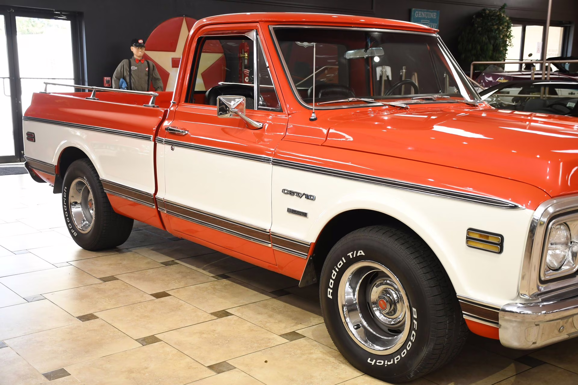 1970 Orange/White Chevrolet C/10