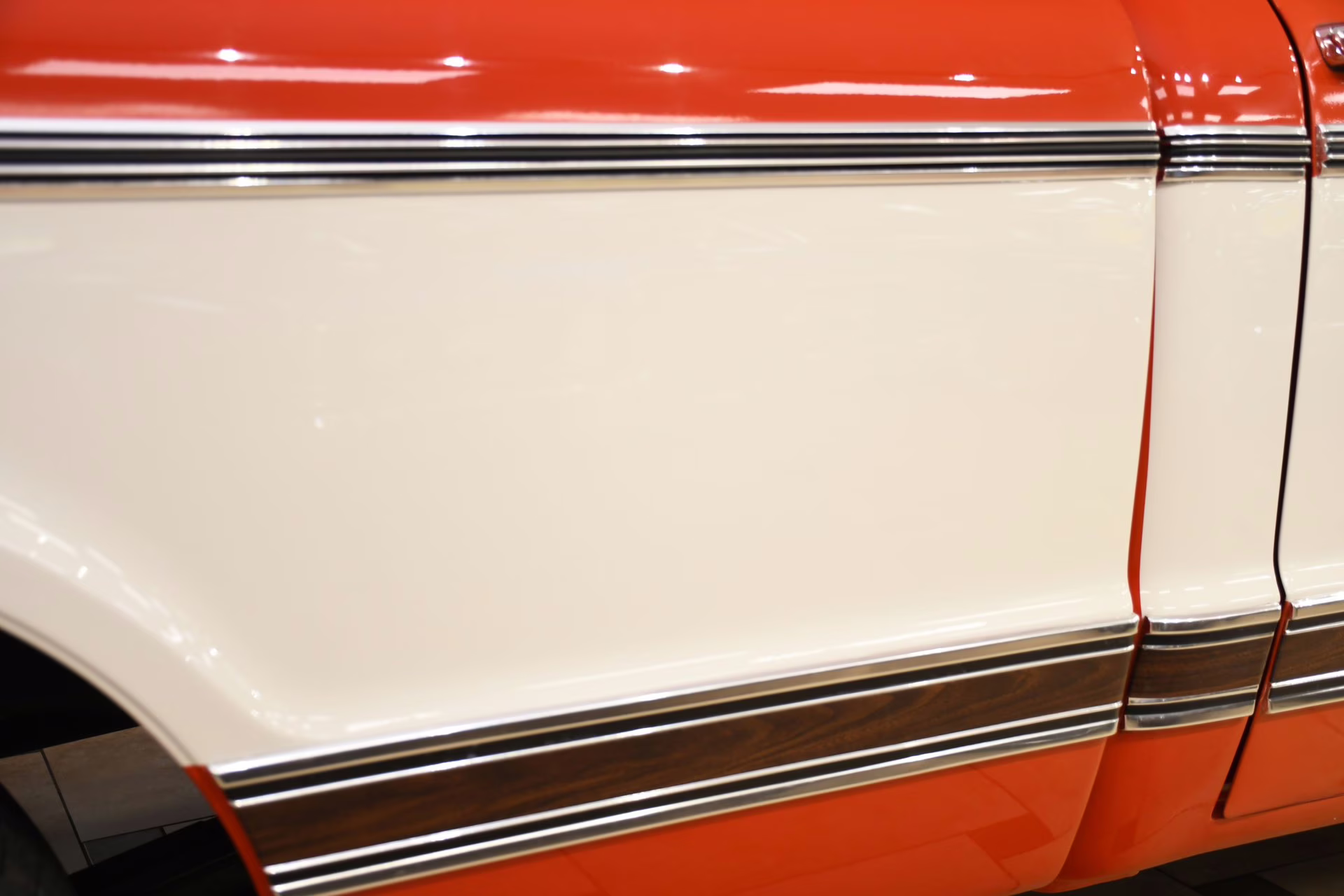 1970 Orange/White Chevrolet C/10