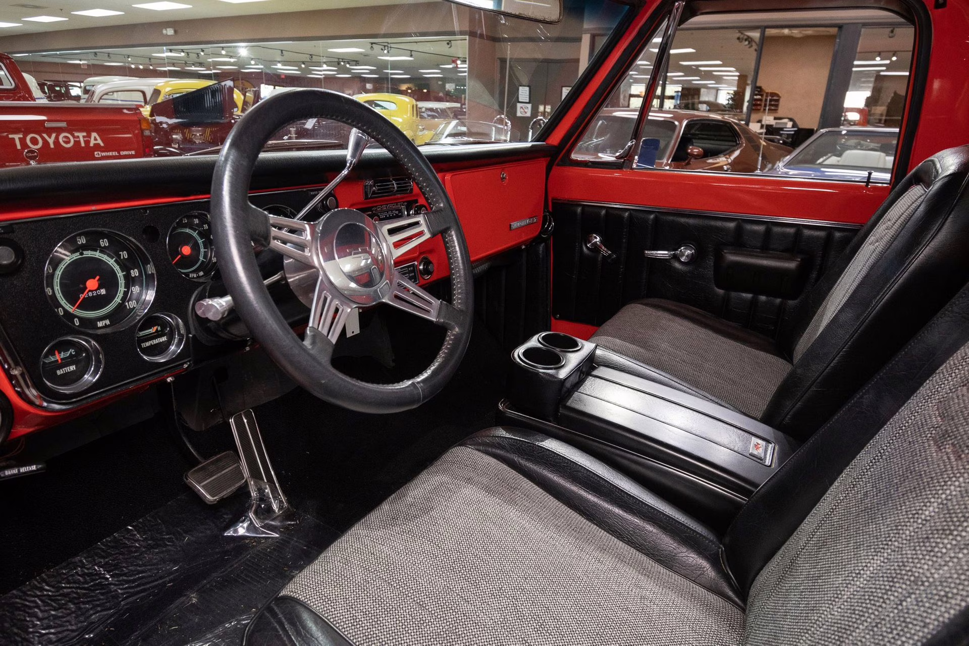 1970 Orange/White Chevrolet C/10