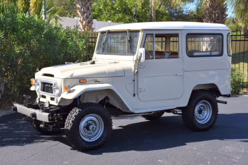 1967 Beige Toyota FJ40