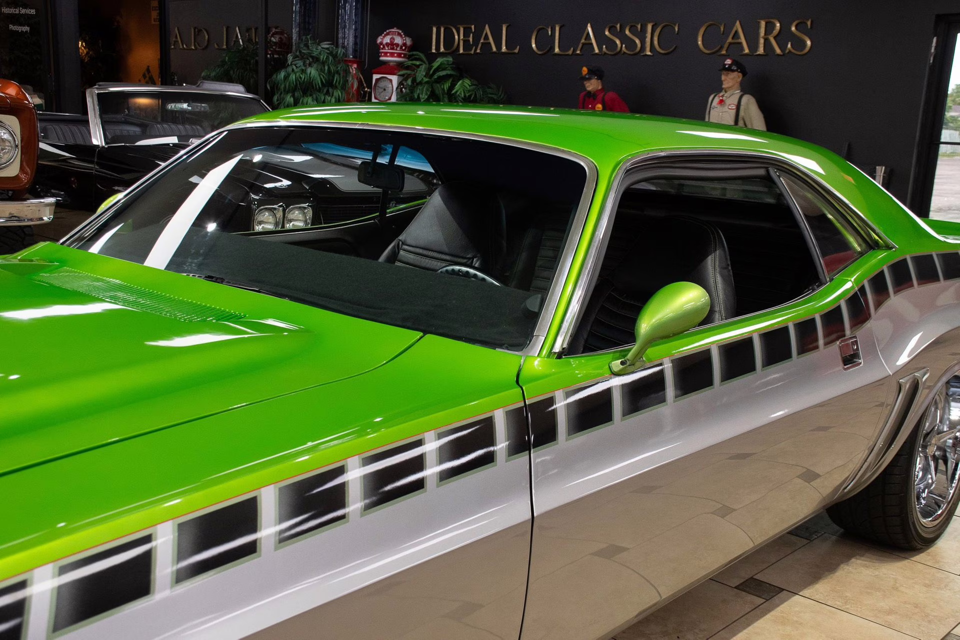 1971 Metallic Green &amp; Silver Dodge Challenger