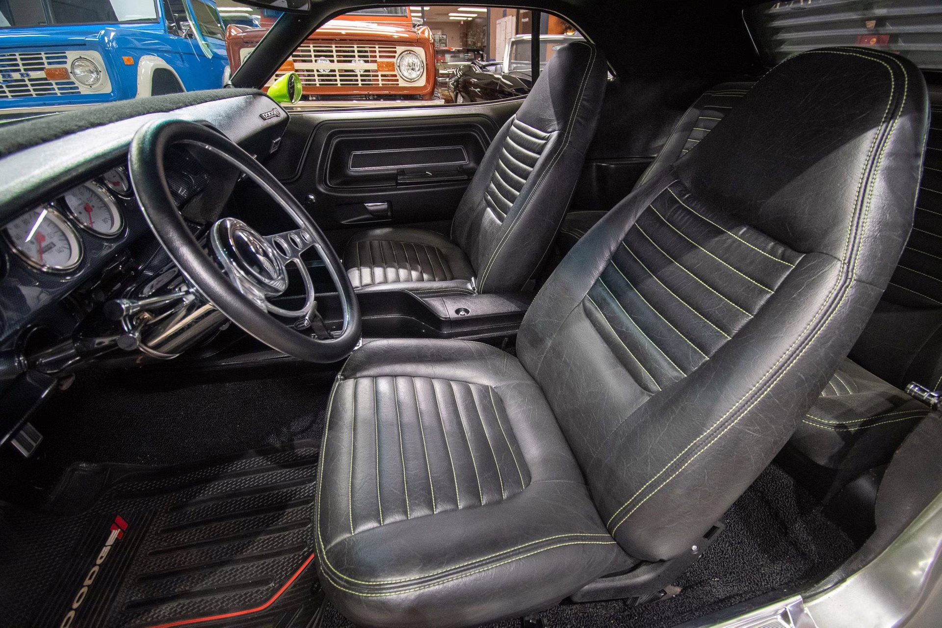 1971 Metallic Green &amp; Silver Dodge Challenger
