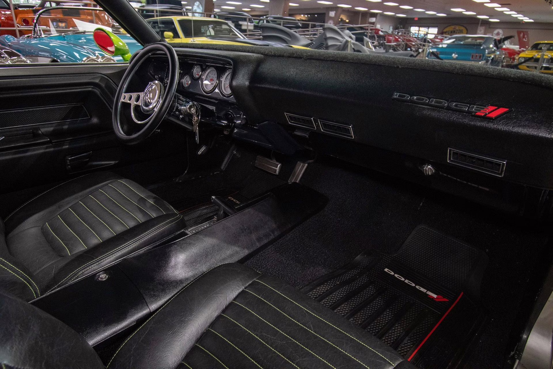 1971 Metallic Green &amp; Silver Dodge Challenger